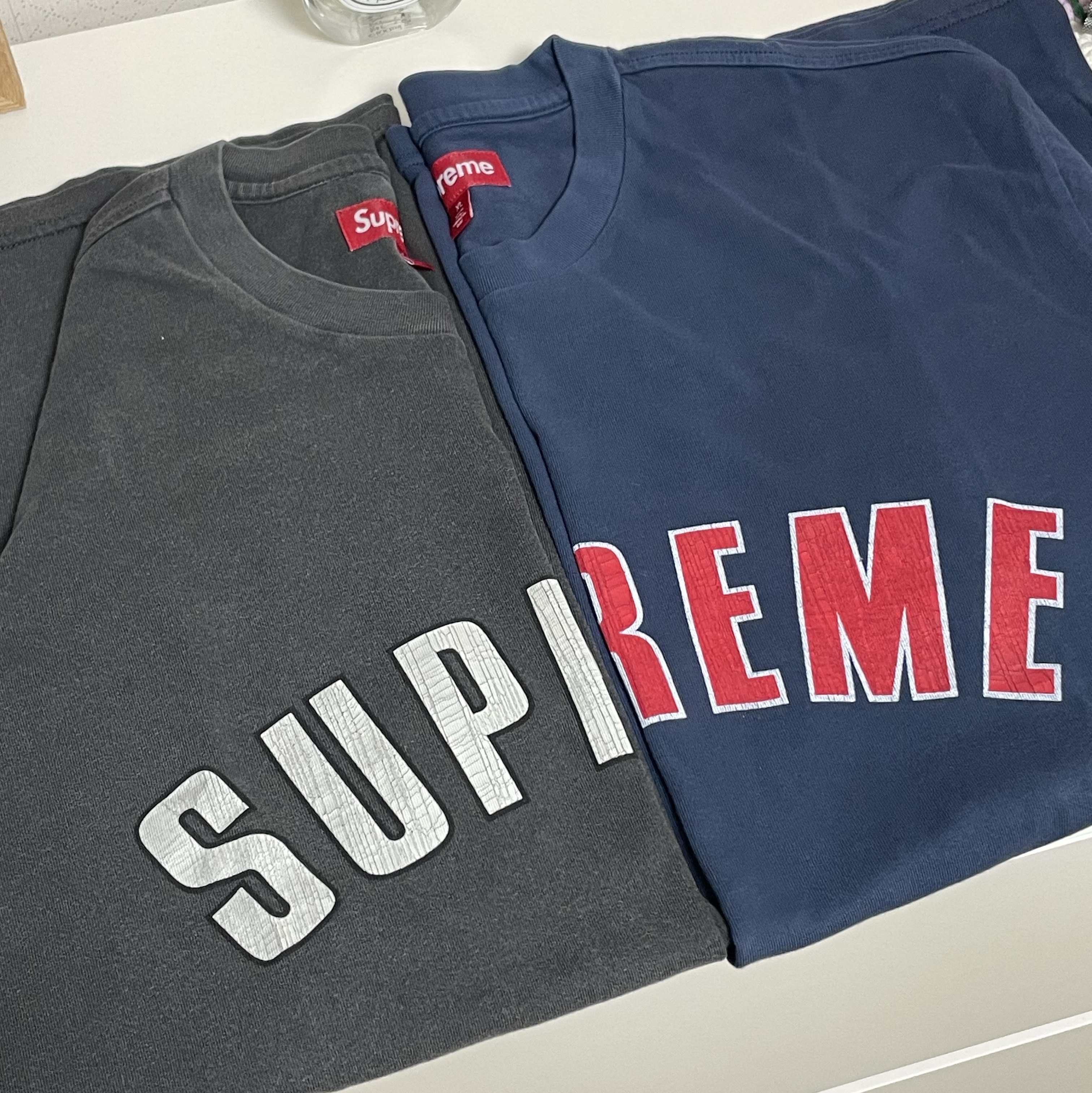 Supreme Cracked Arc S/S Top Navy - 24SS, Supreme Cracked Arc S/S Top Black - 24SS 착용 스타일