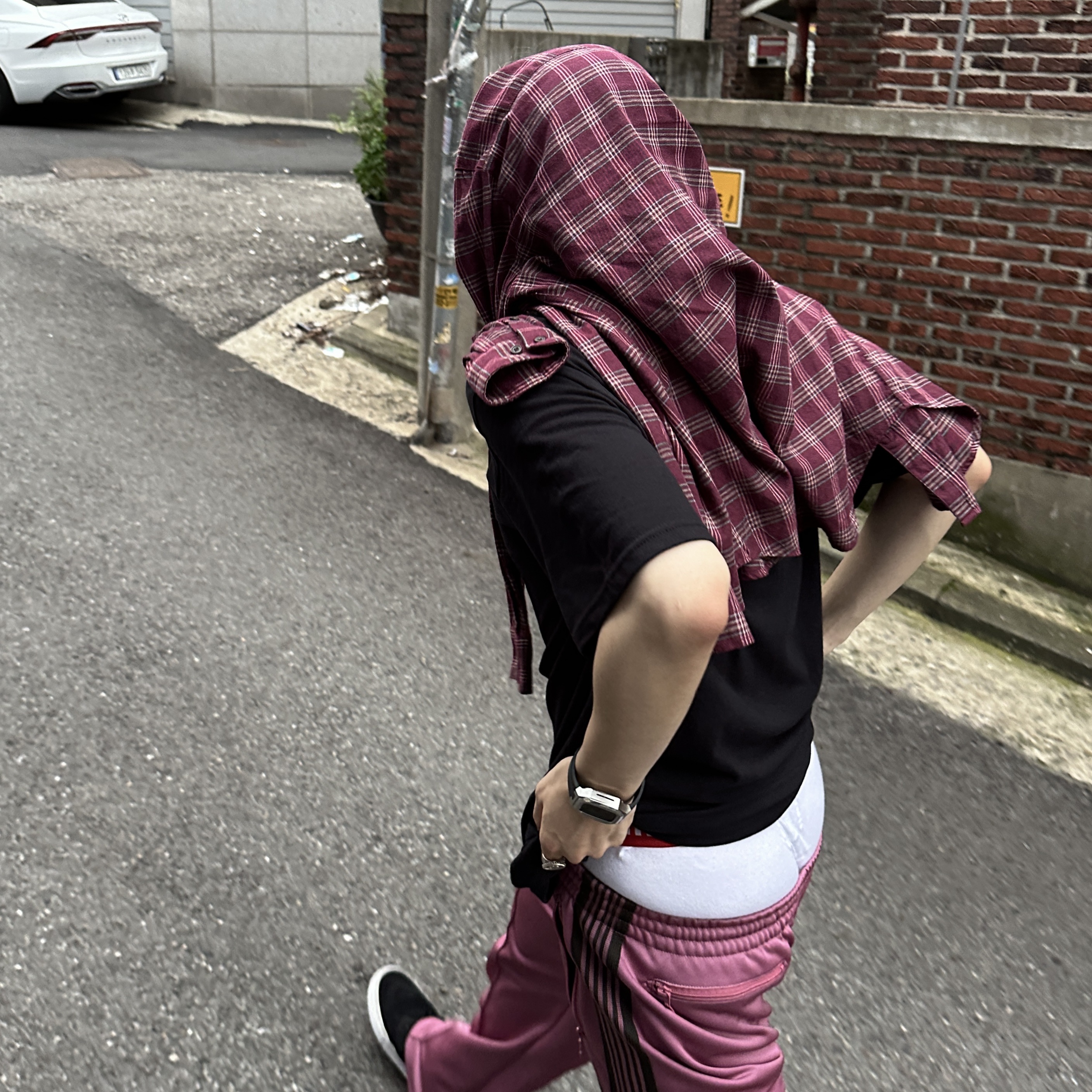 Needles Boot-Cut Track Pants Poly Smooth Smoke Pink, Needles Narrow Track Pants Poly Smooth Smoke Pink 착용 스타일 - 3
