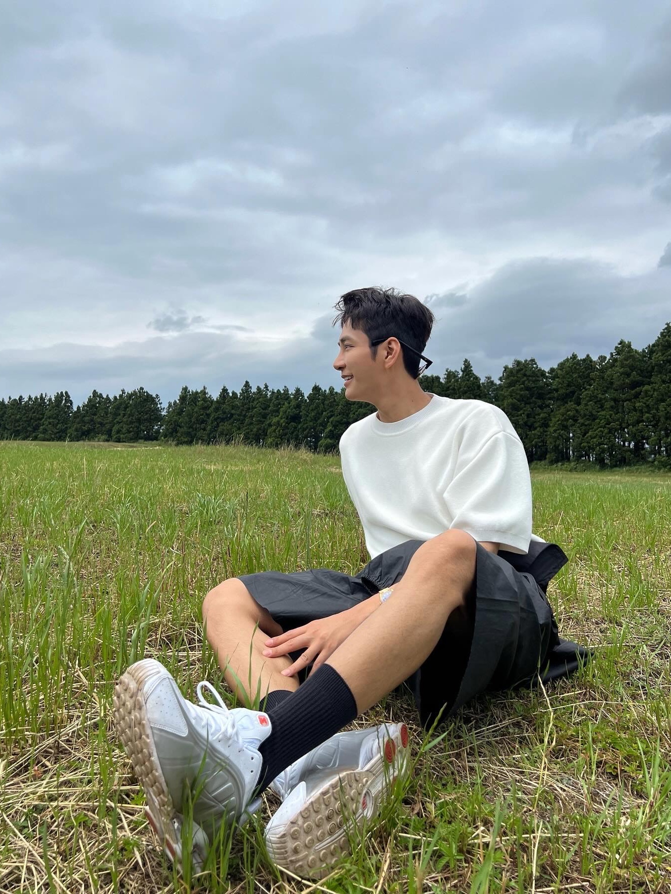 (W) Nike Shox R4 White Metallic Silver 착용 스타일 - 1