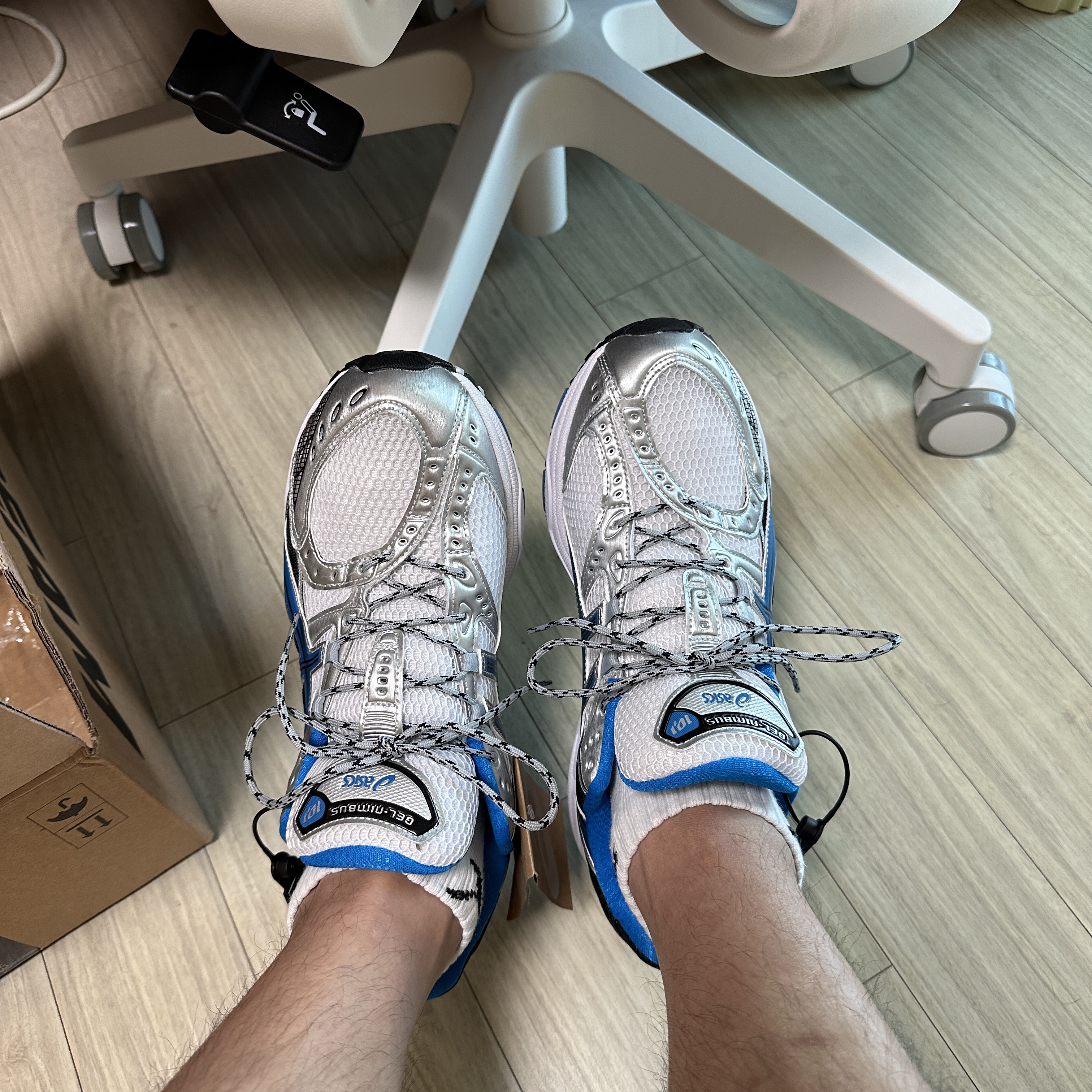 Asics Gel-Nimbus 10.1 White Directoire Blue 착용 스타일 - 2