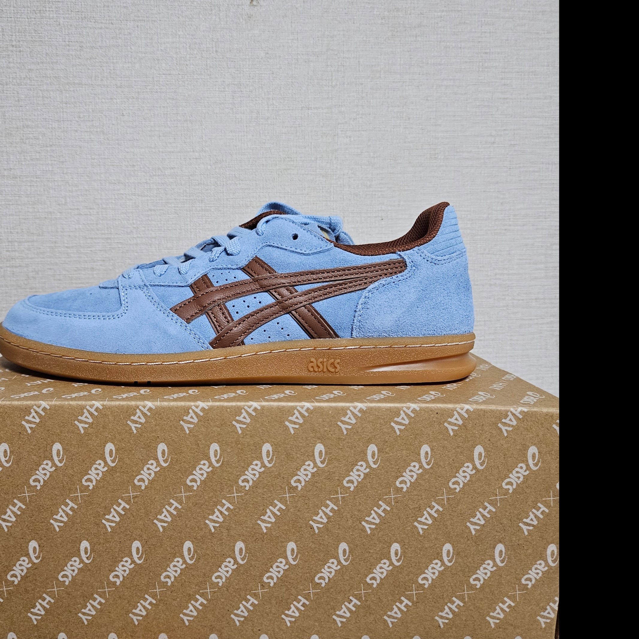 Asics x Hay Skyhand OG Chambray Blue Tortoise Shell 착용 스타일 - 1