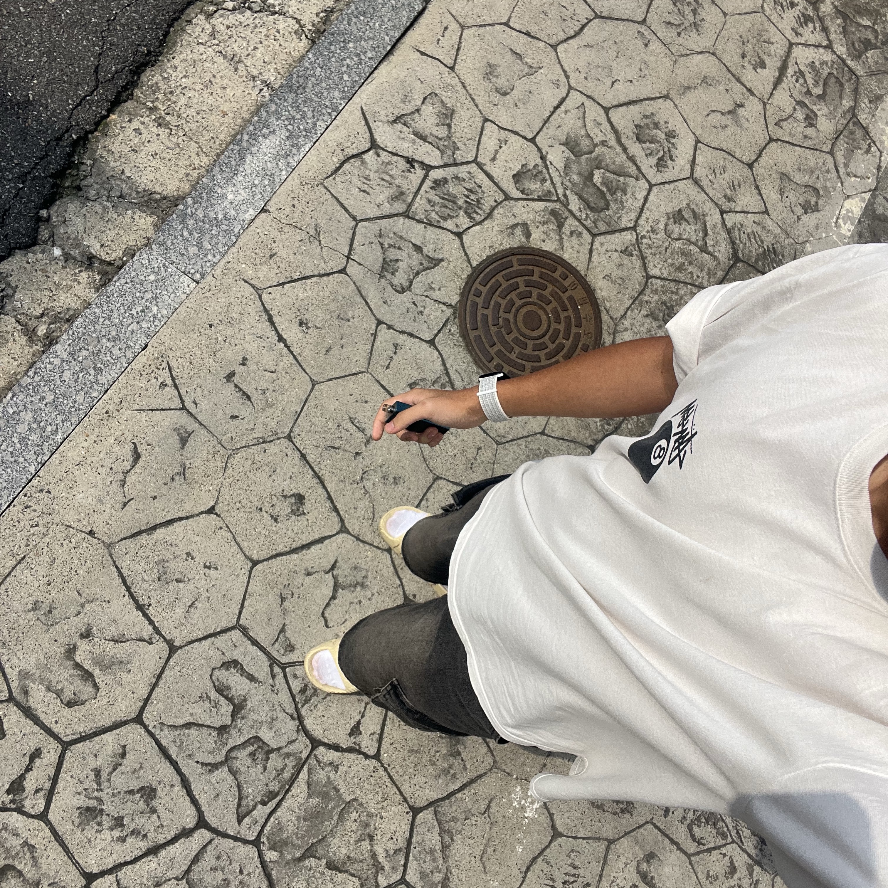 Stussy 8 Ball Pigment Dyed T-Shirt Natural 착용 스타일 - 2