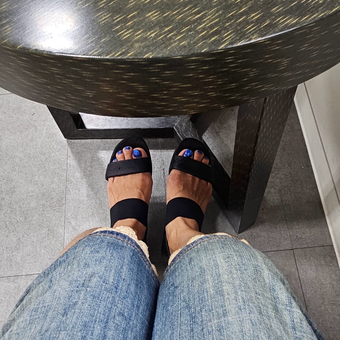 (W) Helen Kaminski Bianca Nougat Natural Logo, (W) Camper Right Sandal Black 착용 스타일 - 4