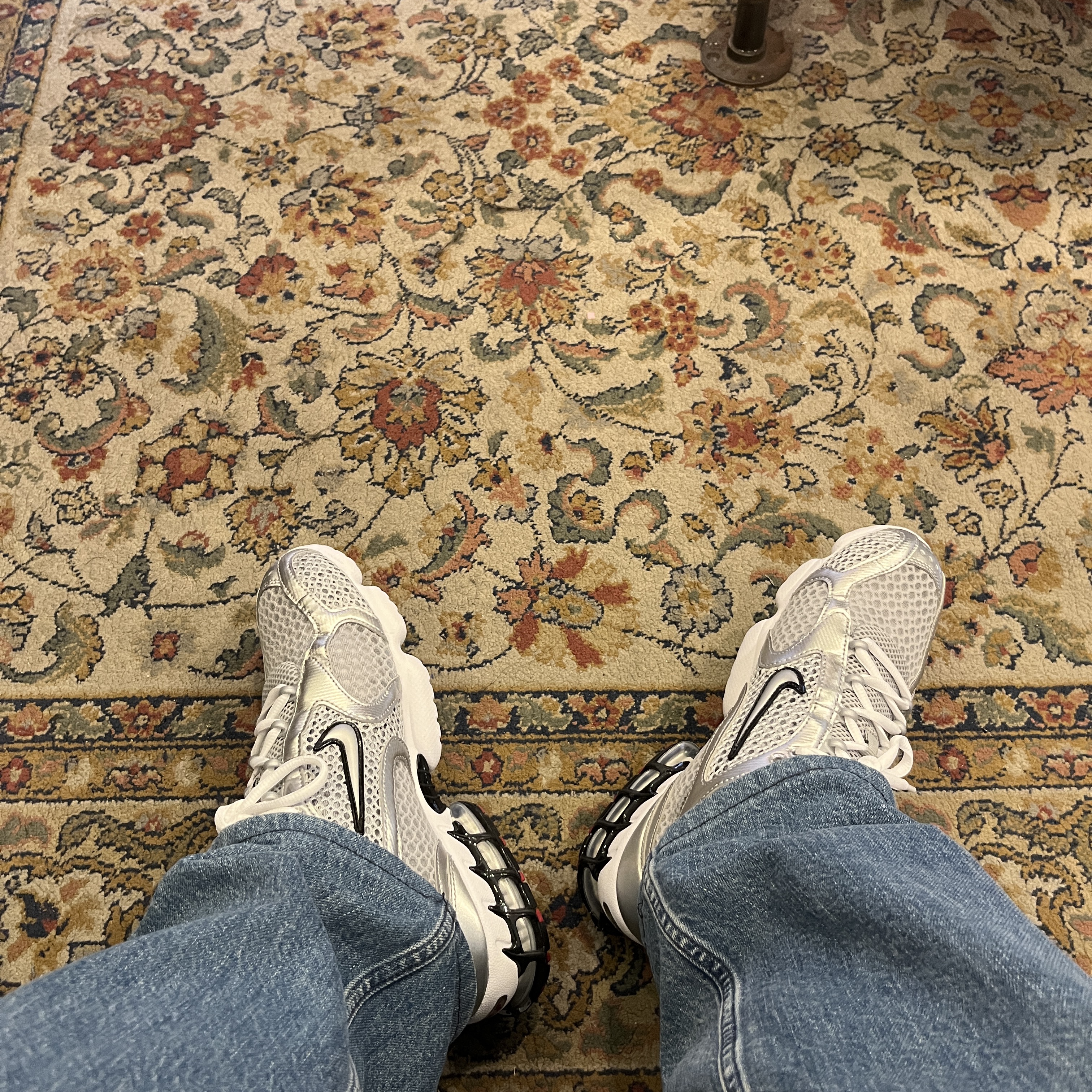 Nike Air Zoom Spiridon Cage 2 Metallic Silver 착용 스타일 - 1