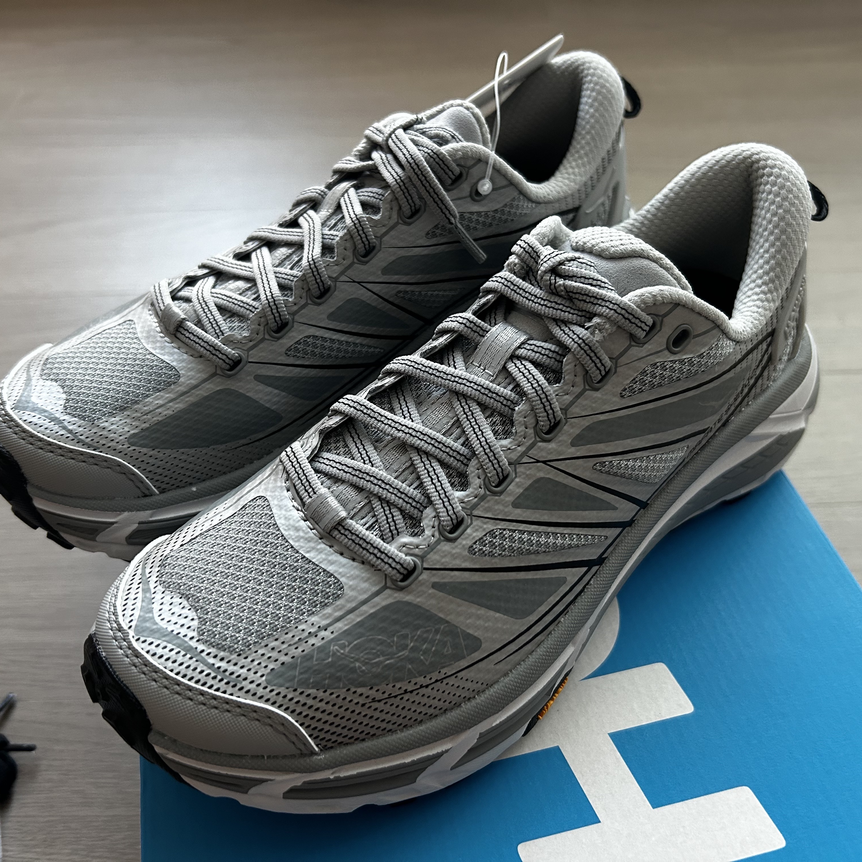 Hoka Mafate Speed 2 Stellar Grey Galactic Grey 착용 스타일 - 1