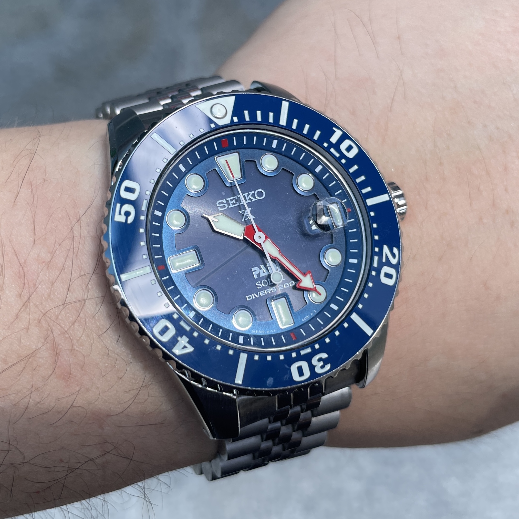 Seiko SNE589P1 Black 착용 스타일