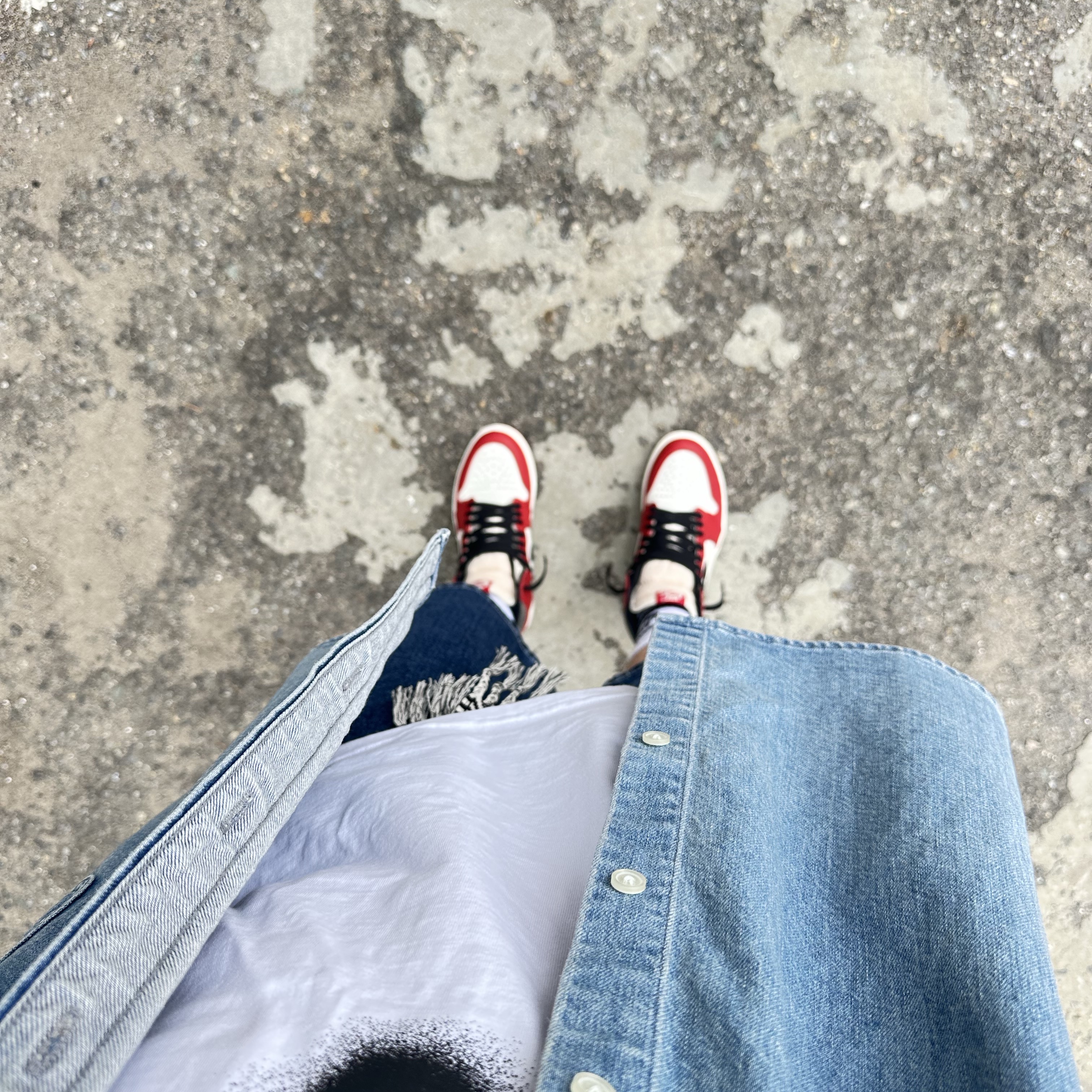 Nike x Off-White NRG Short Sleeve T-Shirt White, Supreme Loose Fit S/S Denim Painter Shirt Washed Blue - 24SS 착용 스타일