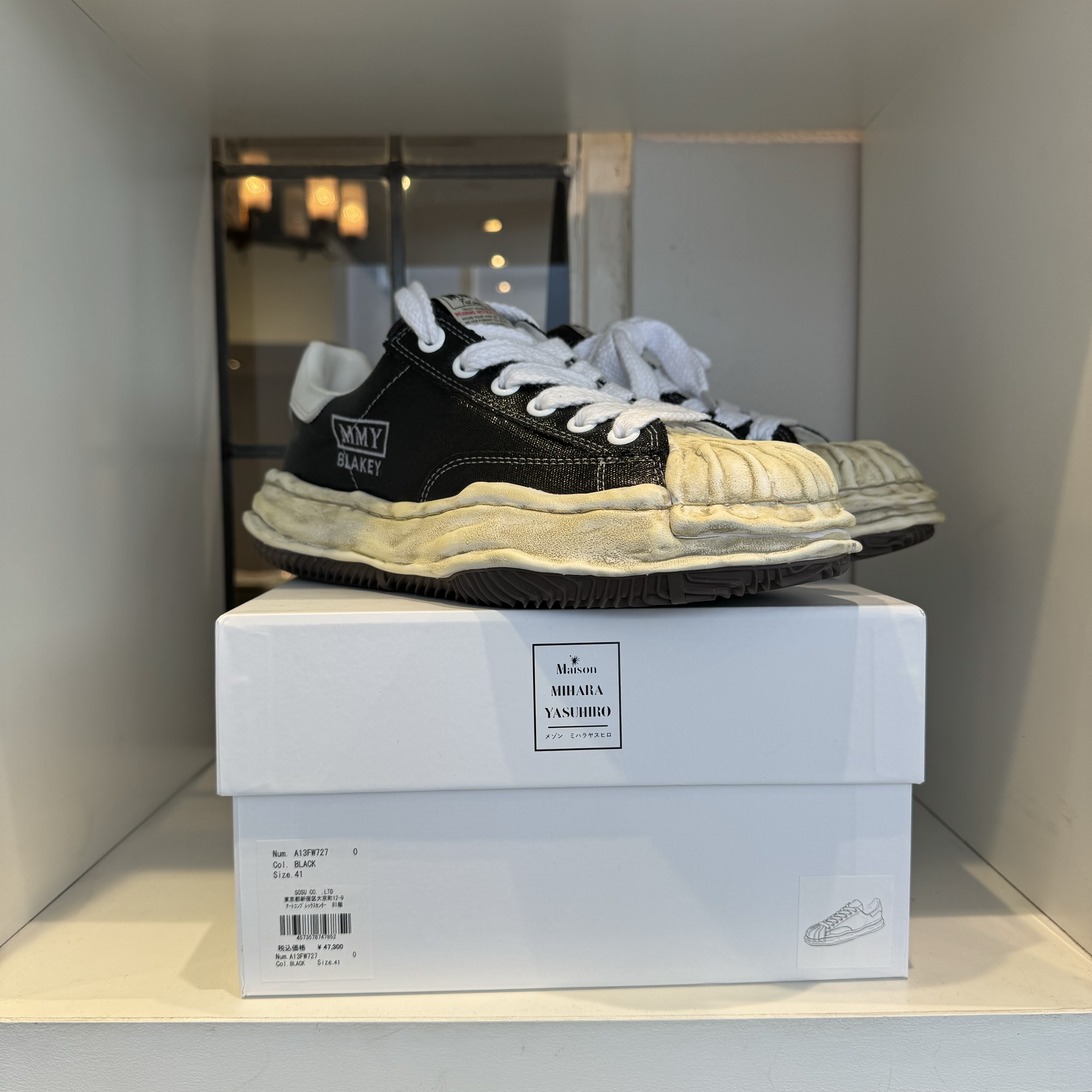 Maison Mihara Yasuhiro Blakey OG Sole Silicon Coating Canvas Low-top Sneakers 착용 스타일