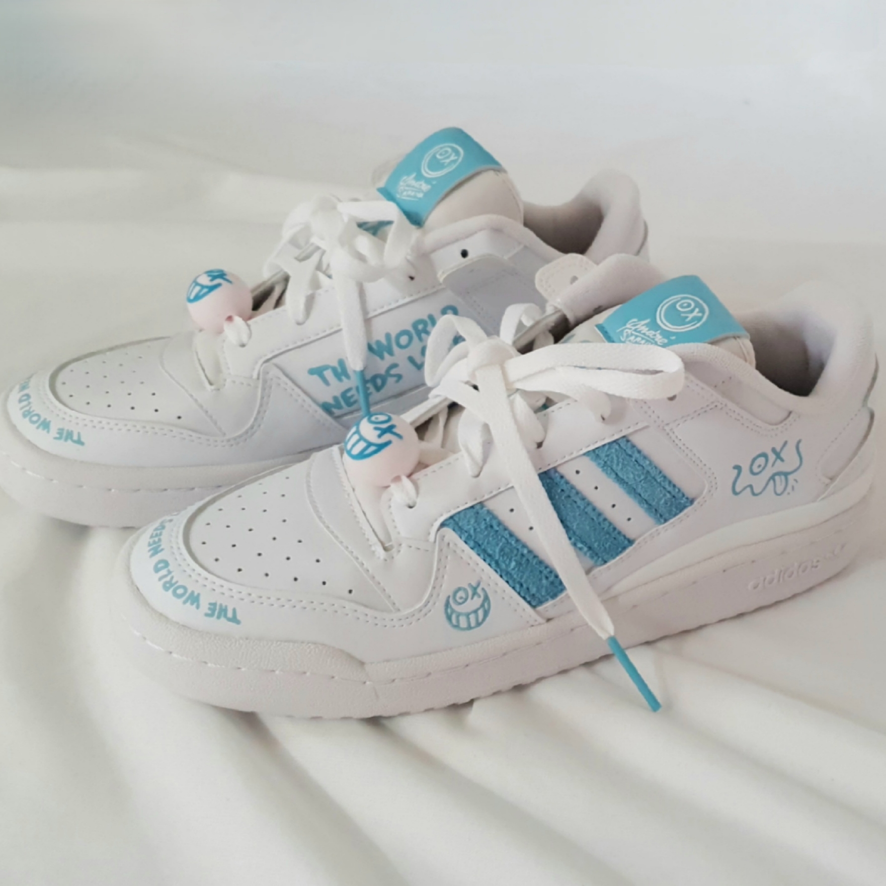 Adidas x Andre Saraiva Forum Low Cloud White 착용 스타일 - 2