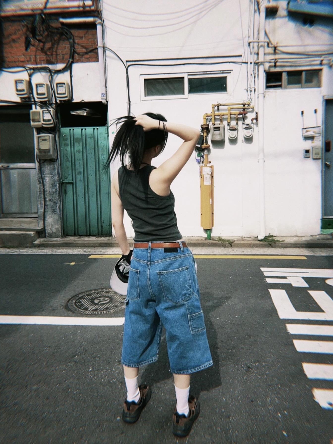 Suade Carpenter Denim Shorts Light Blue, Suade Carpenter Denim Shorts Blue 착용 스타일