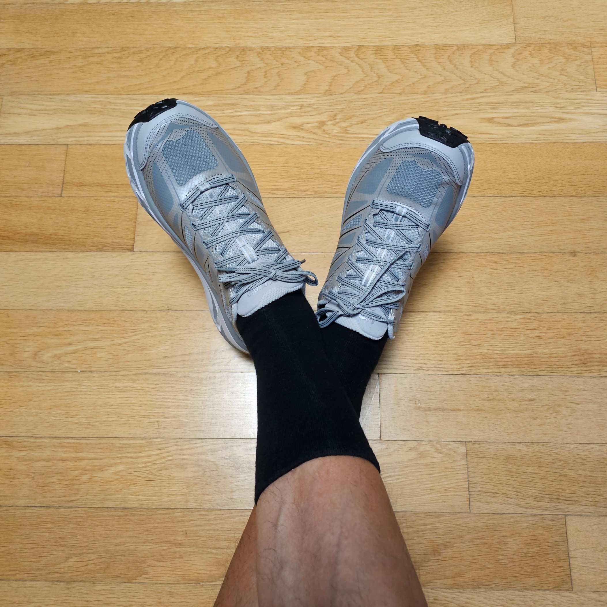 Hoka Mafate Speed 2 Stellar Grey Galactic Grey 착용 스타일 - 2