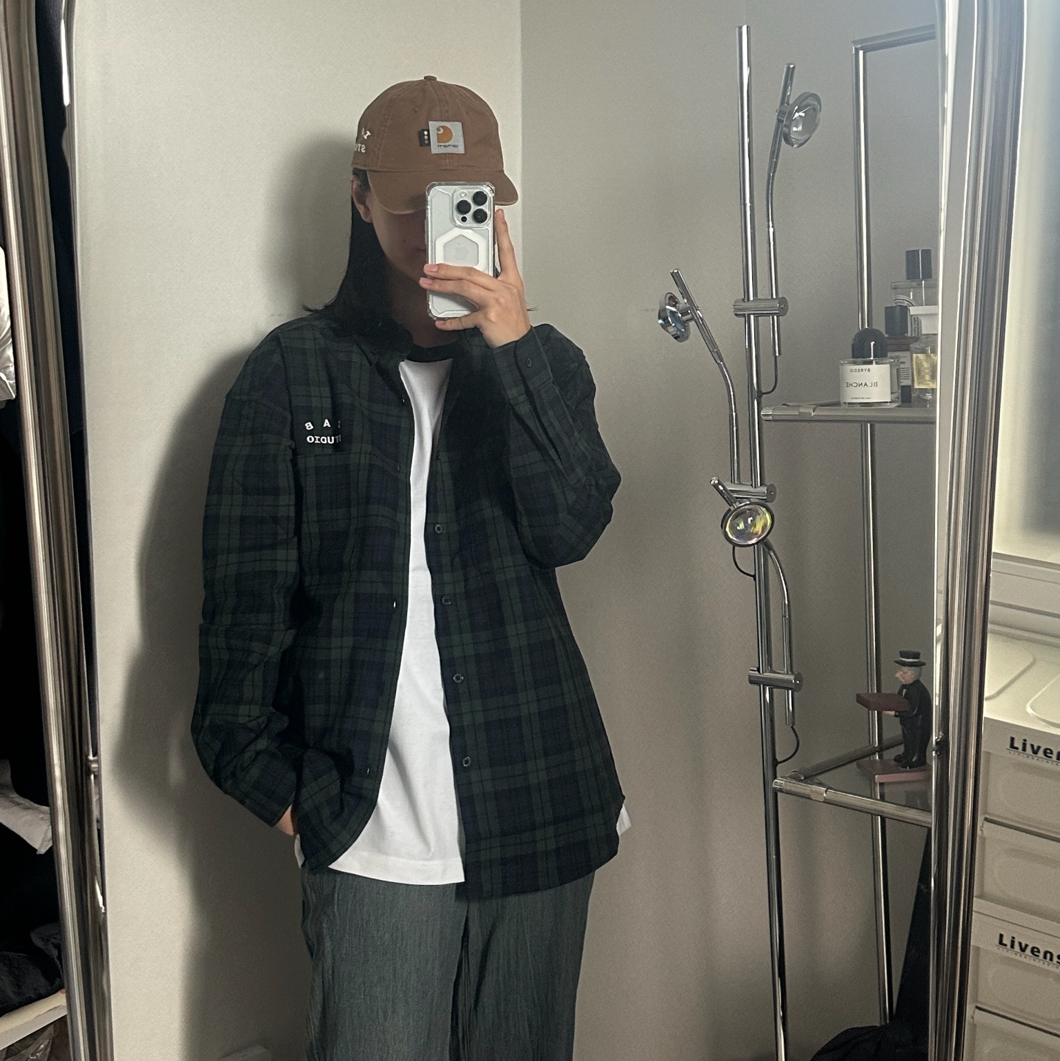 Carhartt WIP x IAB Studio Canvas 6-Panel Cap Hamilton Brown, IAB Studio Blackwatch Tartan Shirt Blue Green 착용 스타일 - 2