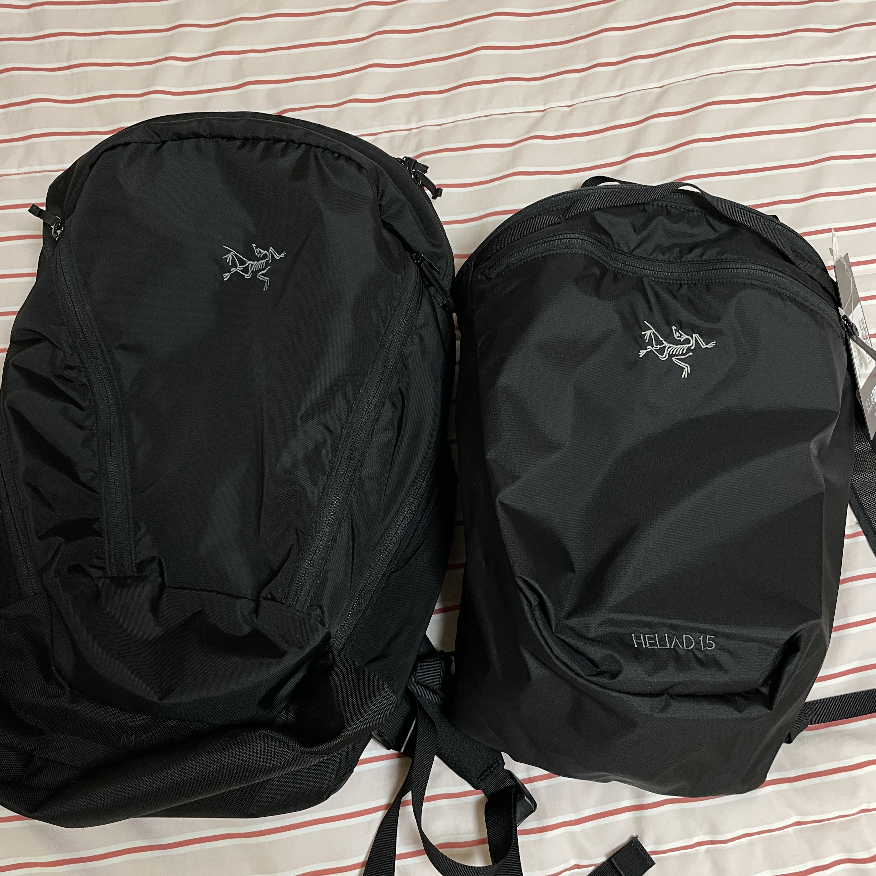 Arc'teryx Heliad 15 Backpack Black, Arc'teryx Mantis 26 Backpack Black 착용 스타일 - 3