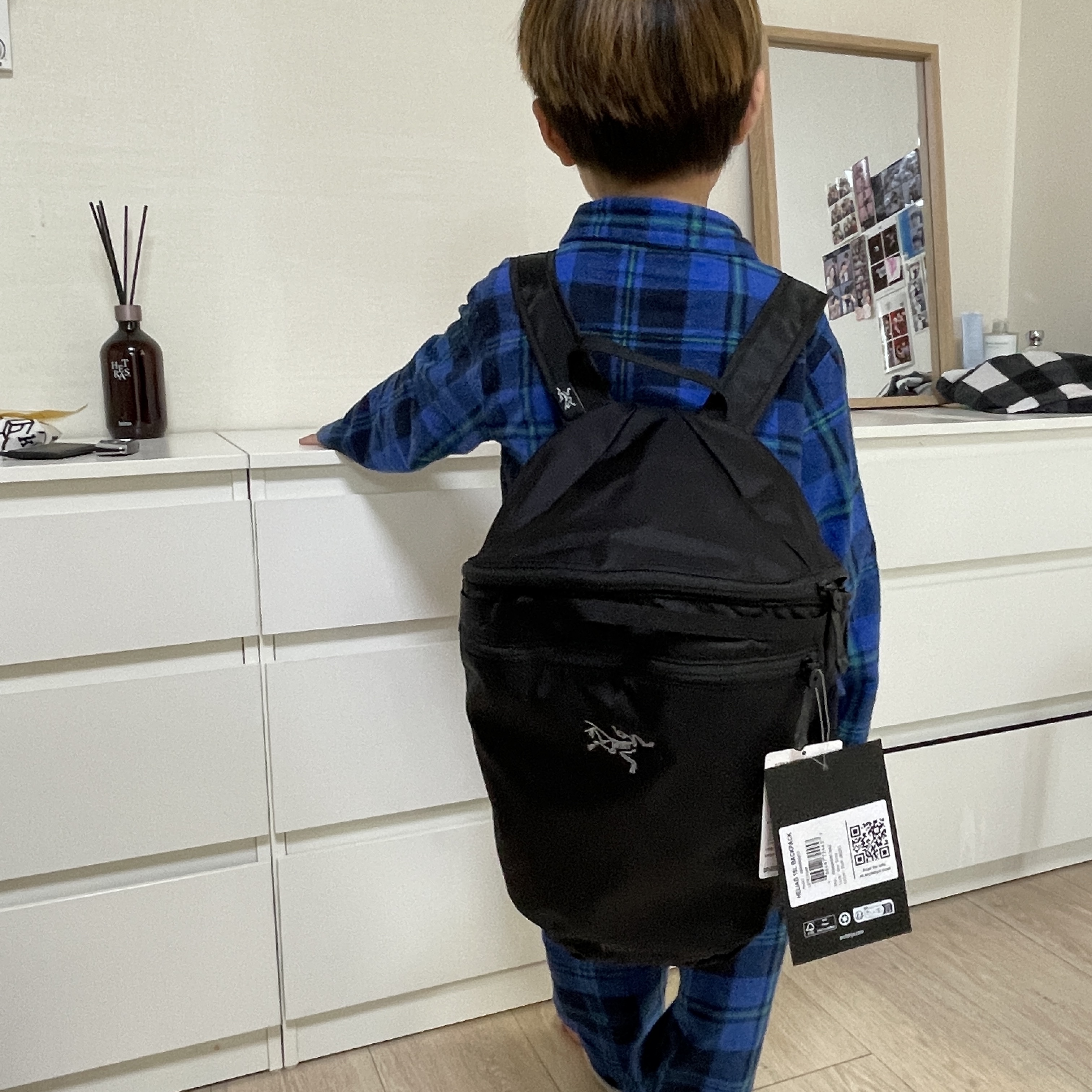 Arc'teryx Heliad 15 Backpack Black, Arc'teryx Mantis 26 Backpack Black 착용 스타일 - 1