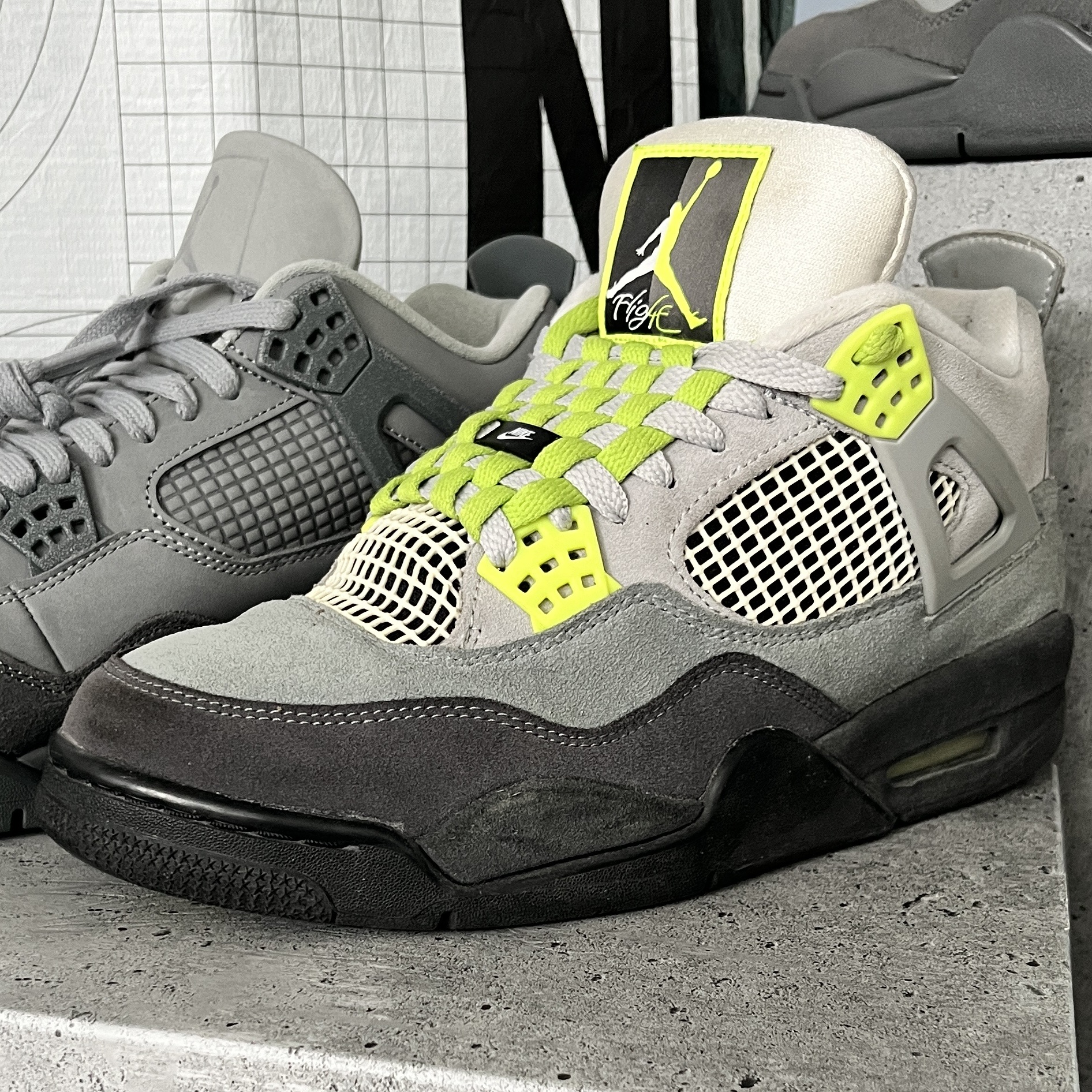 Jordan 4 Retro SE Wet Cement, Jordan 4 Retro SE Neon 95 착용 스타일 - 2