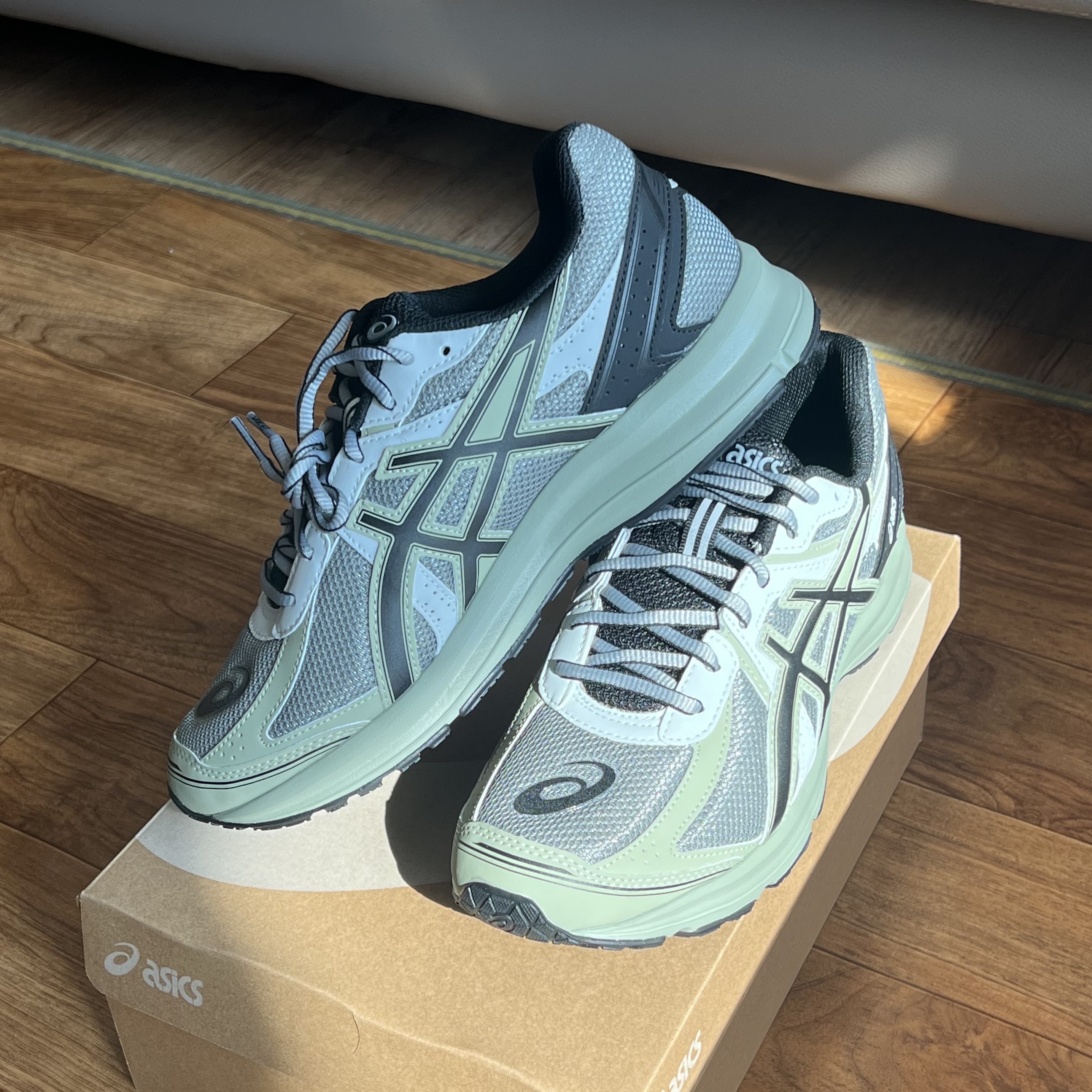 Asics Jog 100 S Sheet Rock - 2E Wide 착용 스타일