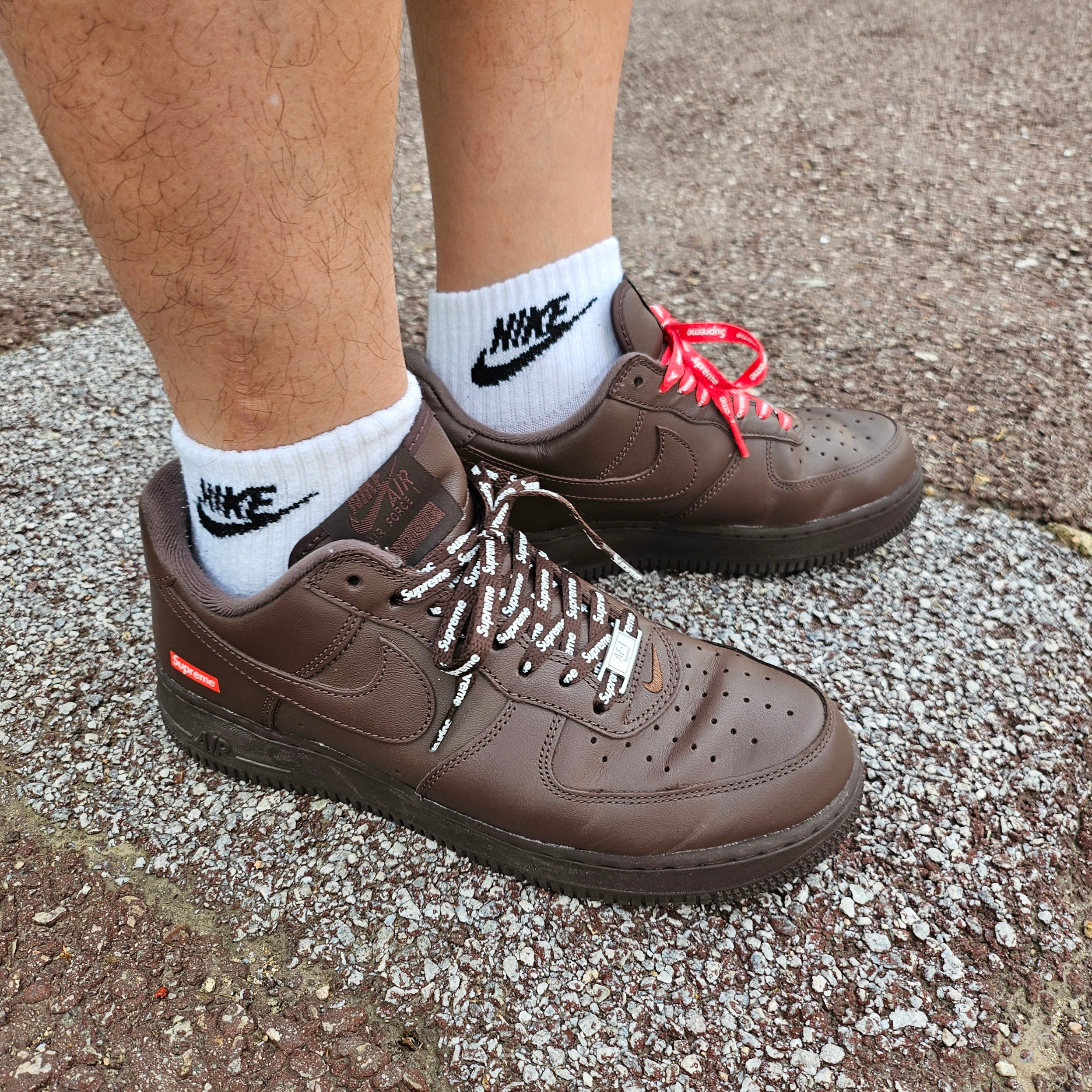 Nike x Supreme Air Force 1 Low Baroque Brown 착용 스타일 - 2