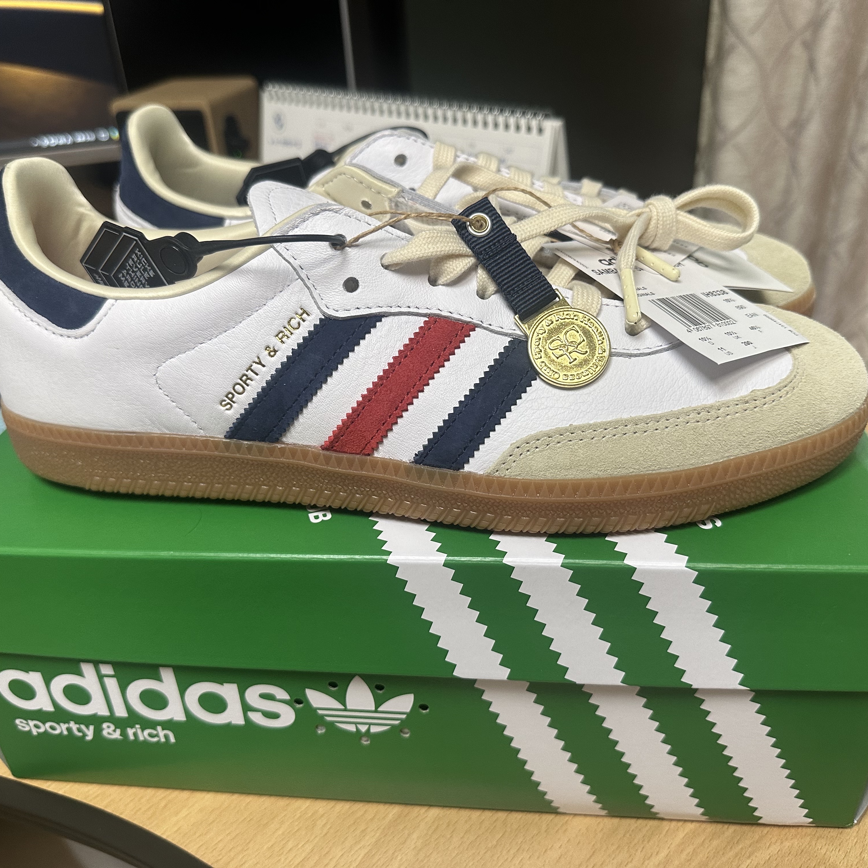 Adidas x Sporty & Rich Samba OG Cloud White Night Indigo 착용 스타일 - 1