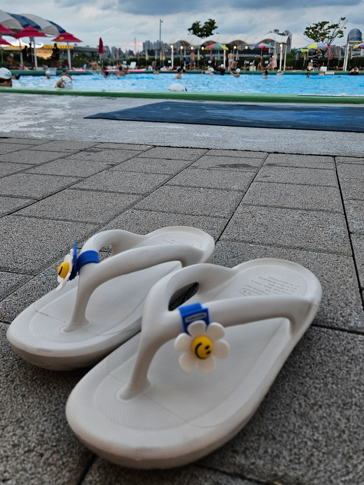 Taw&Toe x Wiggle Wiggle Flip Flop Zerovity Bio Cream 착용 스타일