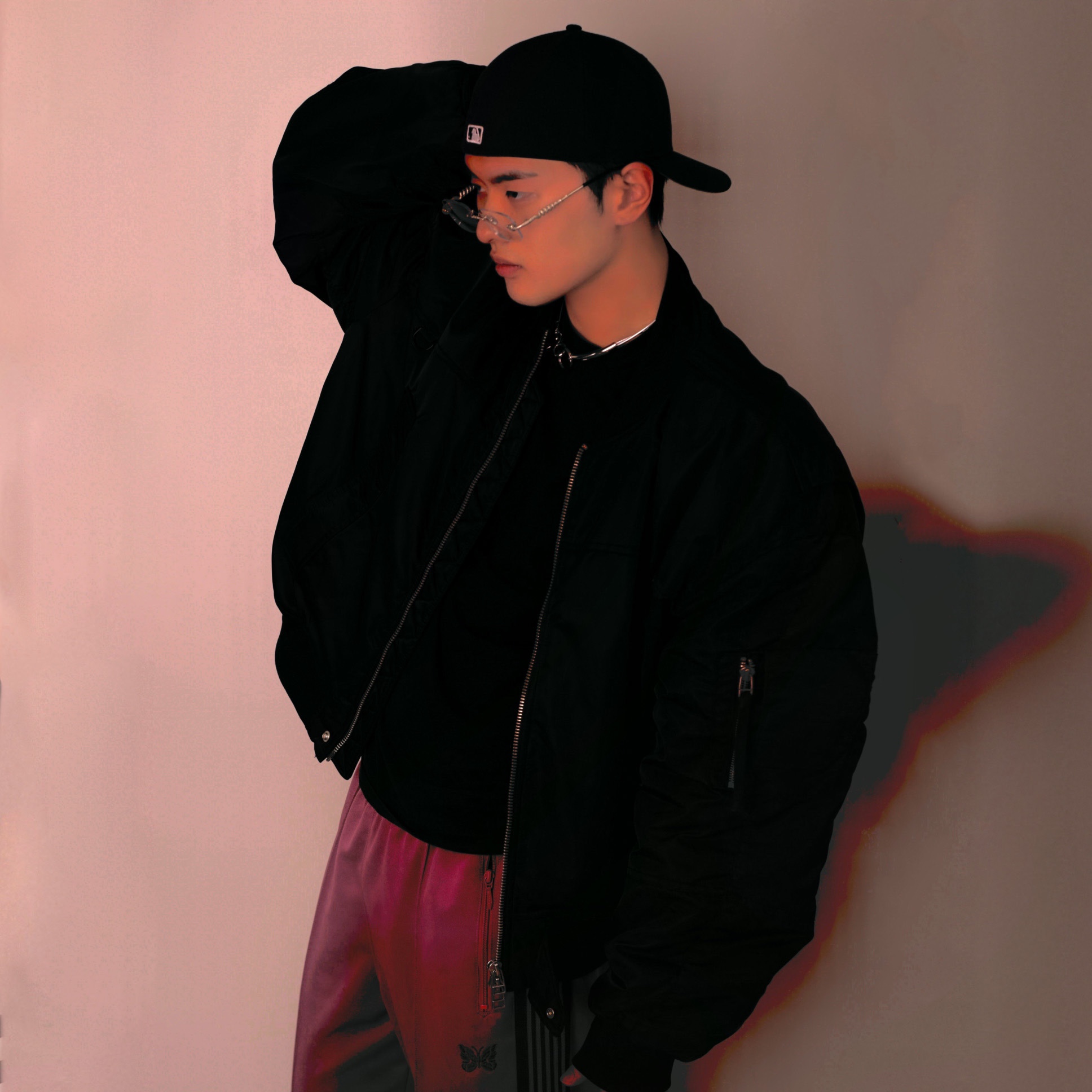 Needles Boot-Cut Track Pants Poly Smooth Smoke Pink, Needles Narrow Track Pants Poly Smooth Smoke Pink 착용 스타일 - 8