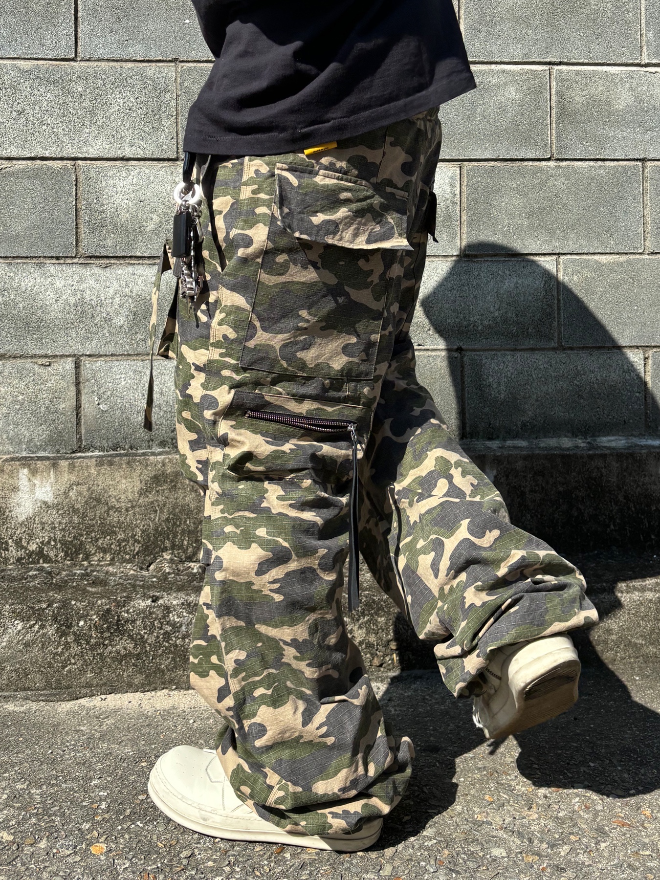 Gallery Dept. Dept De La Galerie Classic T-Shirt Black, Wapworks Wide Safety Cargo Pants Camo 착용 스타일 - 5