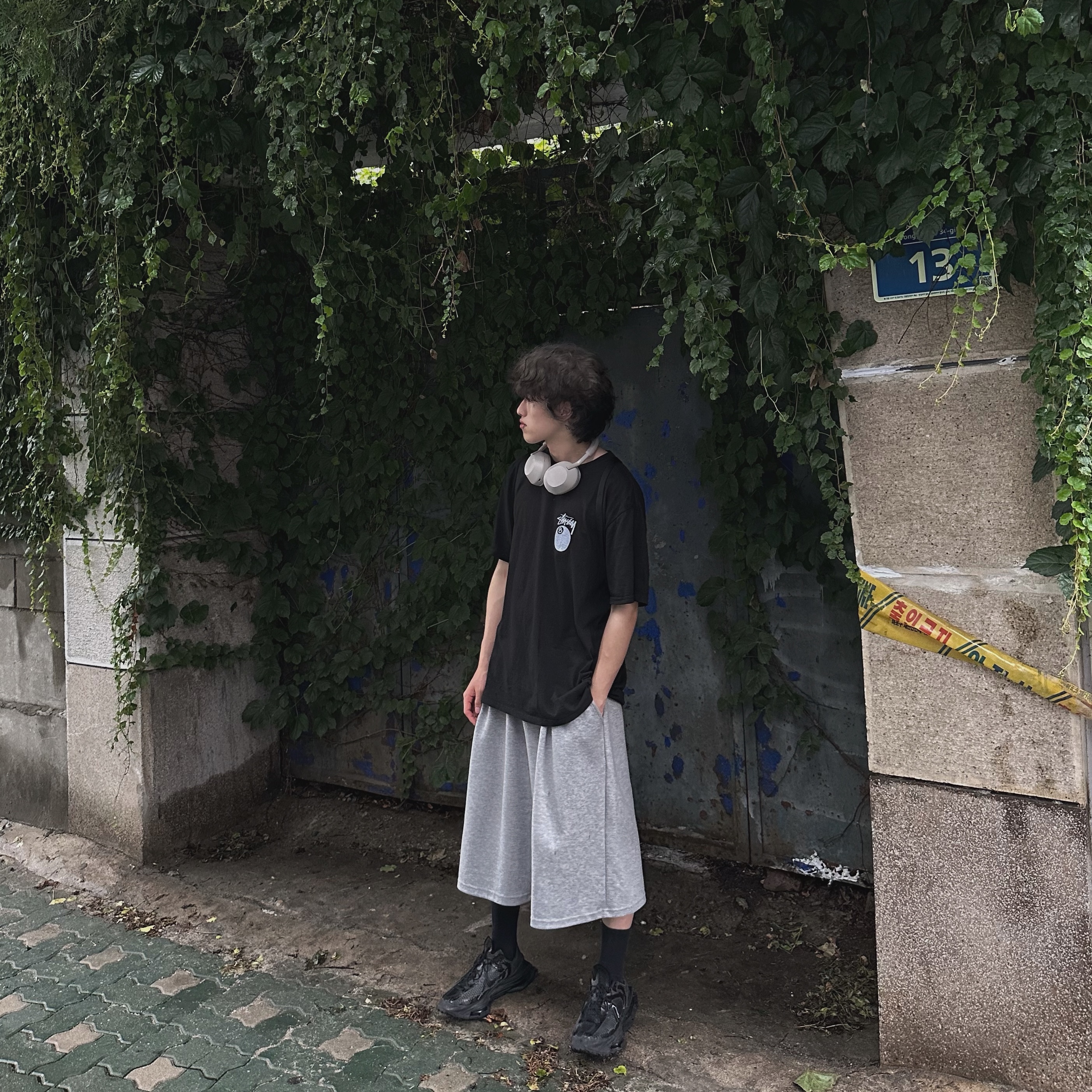 Stussy 8 Ball Pigment Dyed T-Shirt Black, Sony WH-1000XM5 Silver (Korean Ver.) 착용 스타일 - 5