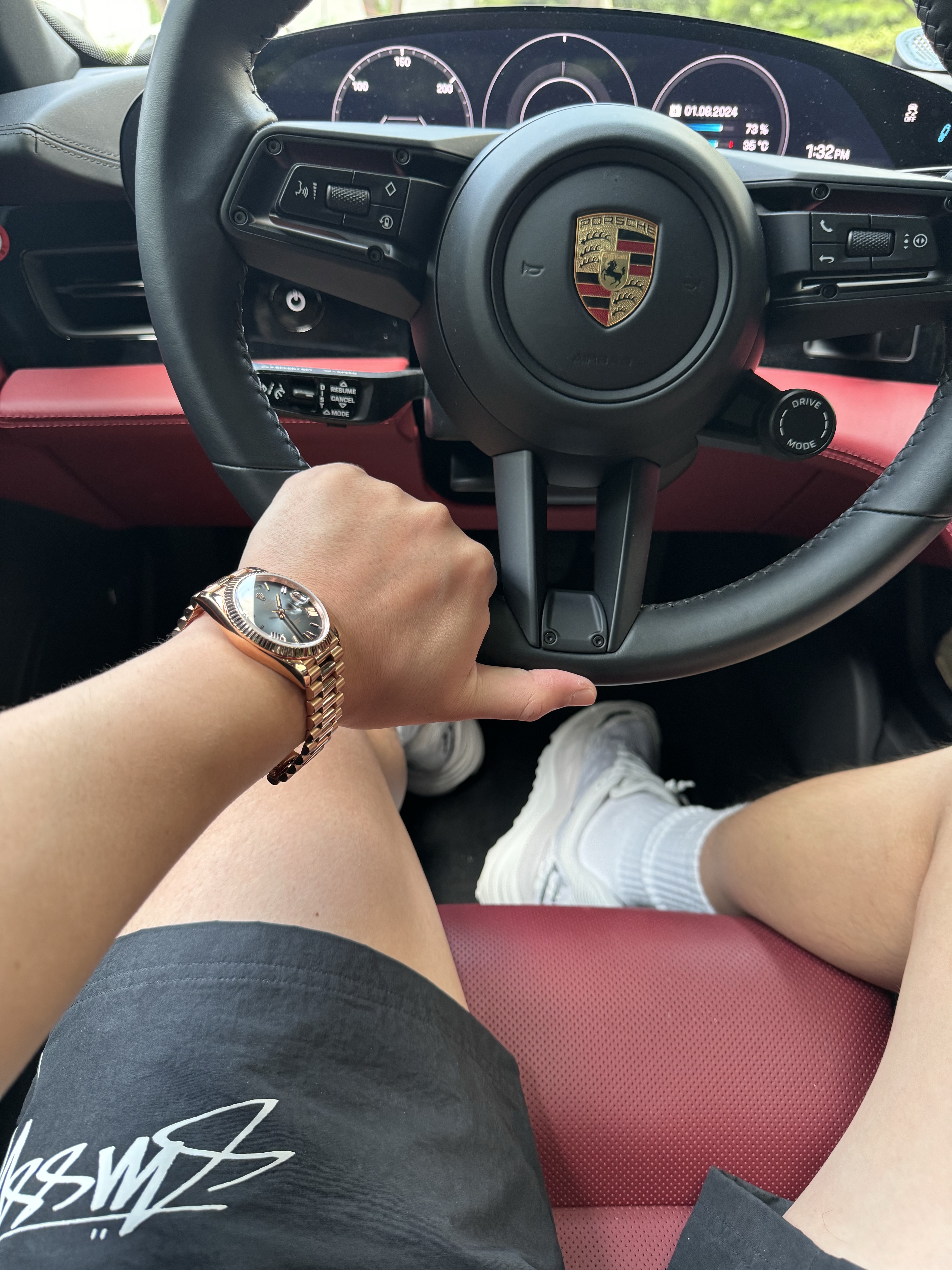 Rolex Day-Date 40mm 228235 Black Slate Ombre Roman President, Nike x Stussy Shorts Black (FJ9167-010) 착용 스타일 - 2