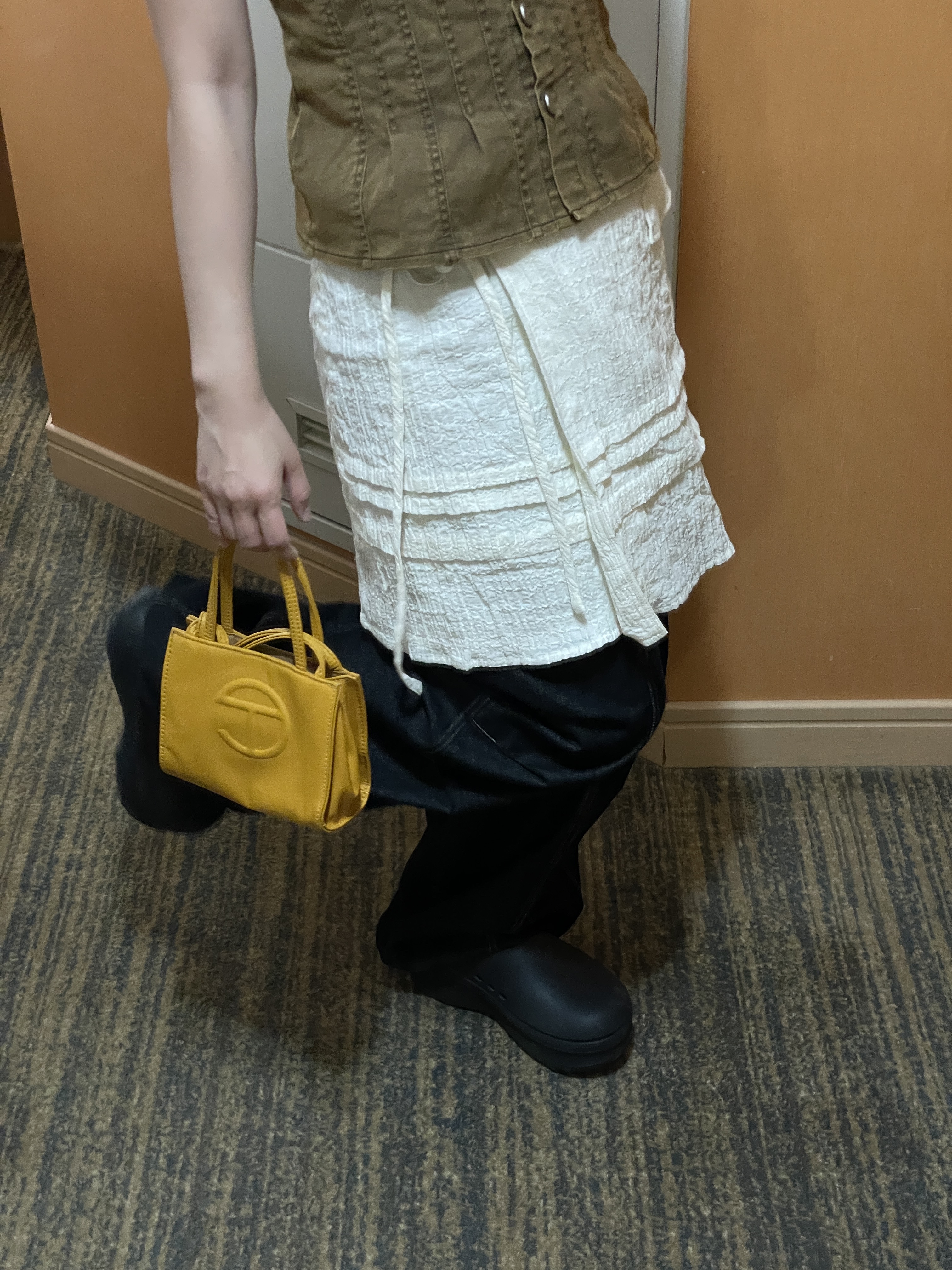 Telfar Small Shopping Bag Mustard, (W) Adidas Adifom Stan Smith Mule Core Black 착용 스타일