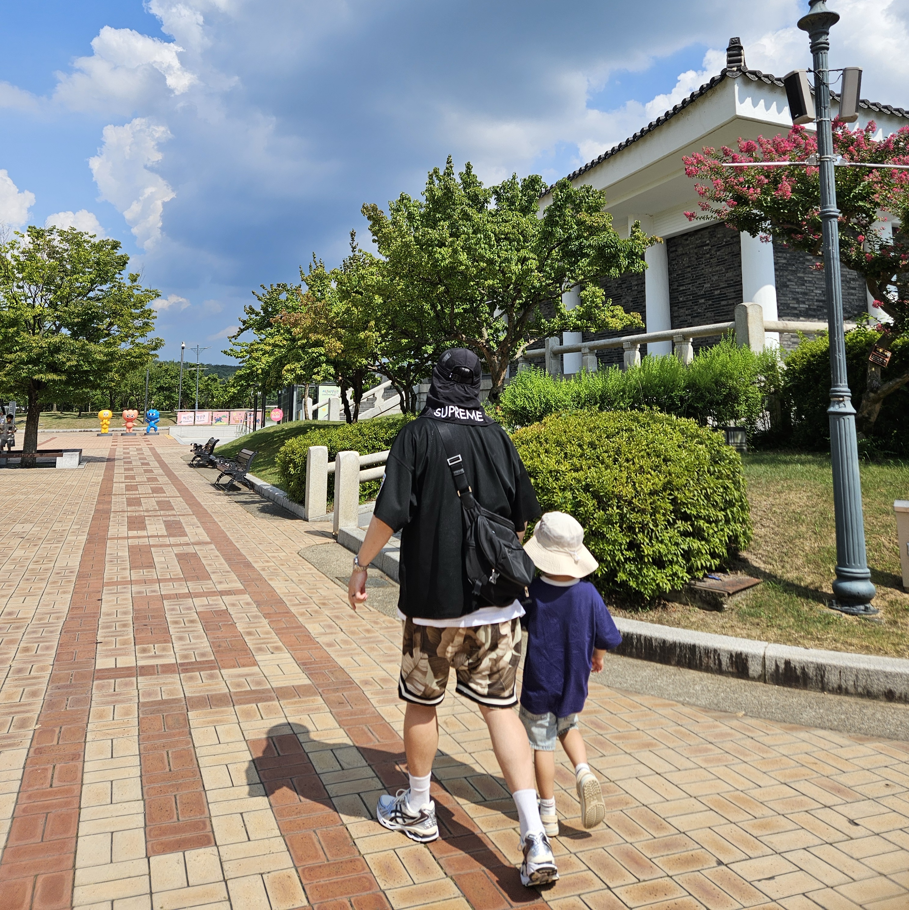 Asics Gel-Kayano 14 Cream Black, Supreme x The North Face Sunshield Camp Cap Black - 20SS 착용 스타일 - 1