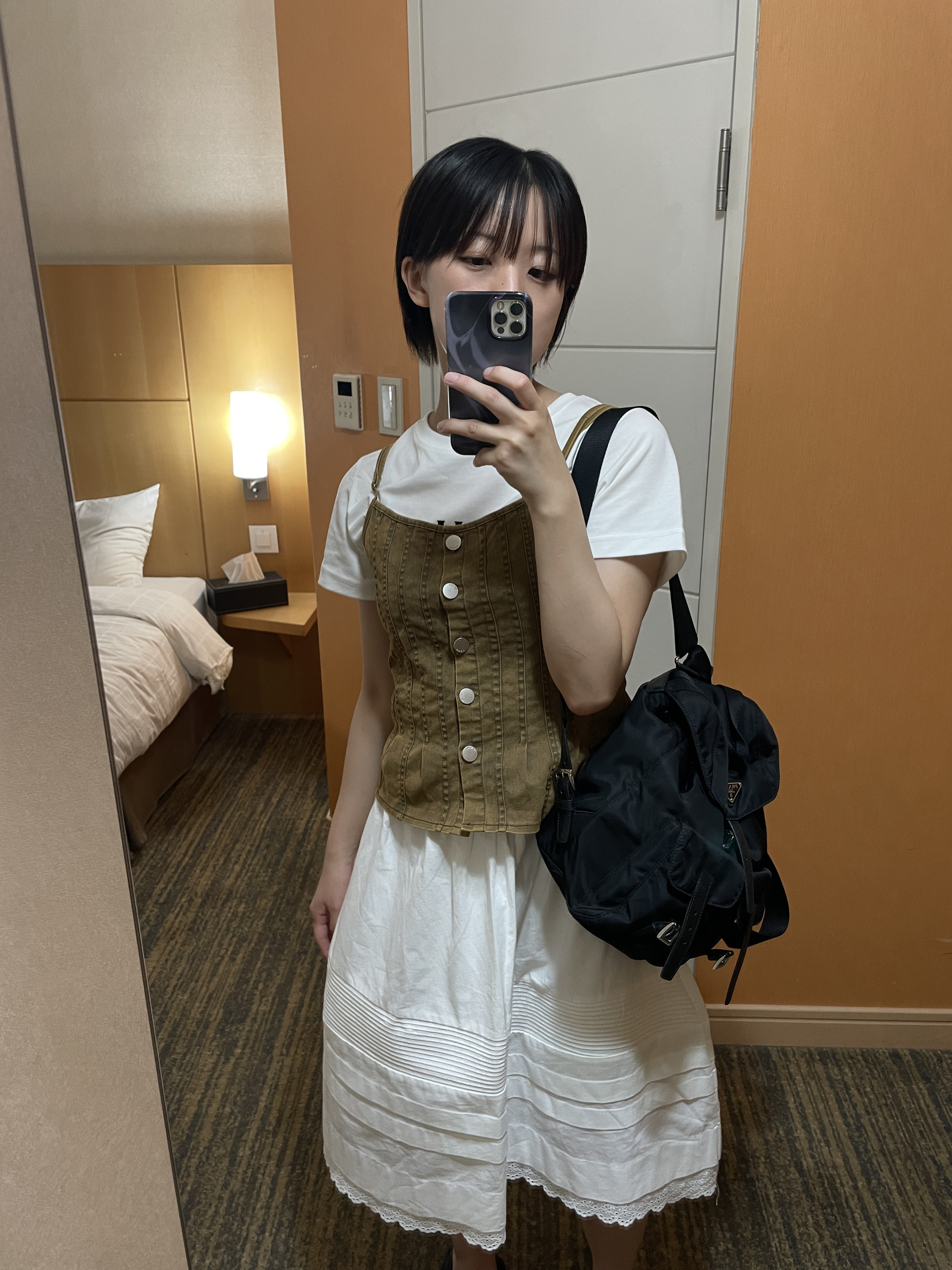 Prada Re-Nylon Small Backpack Black 착용 스타일