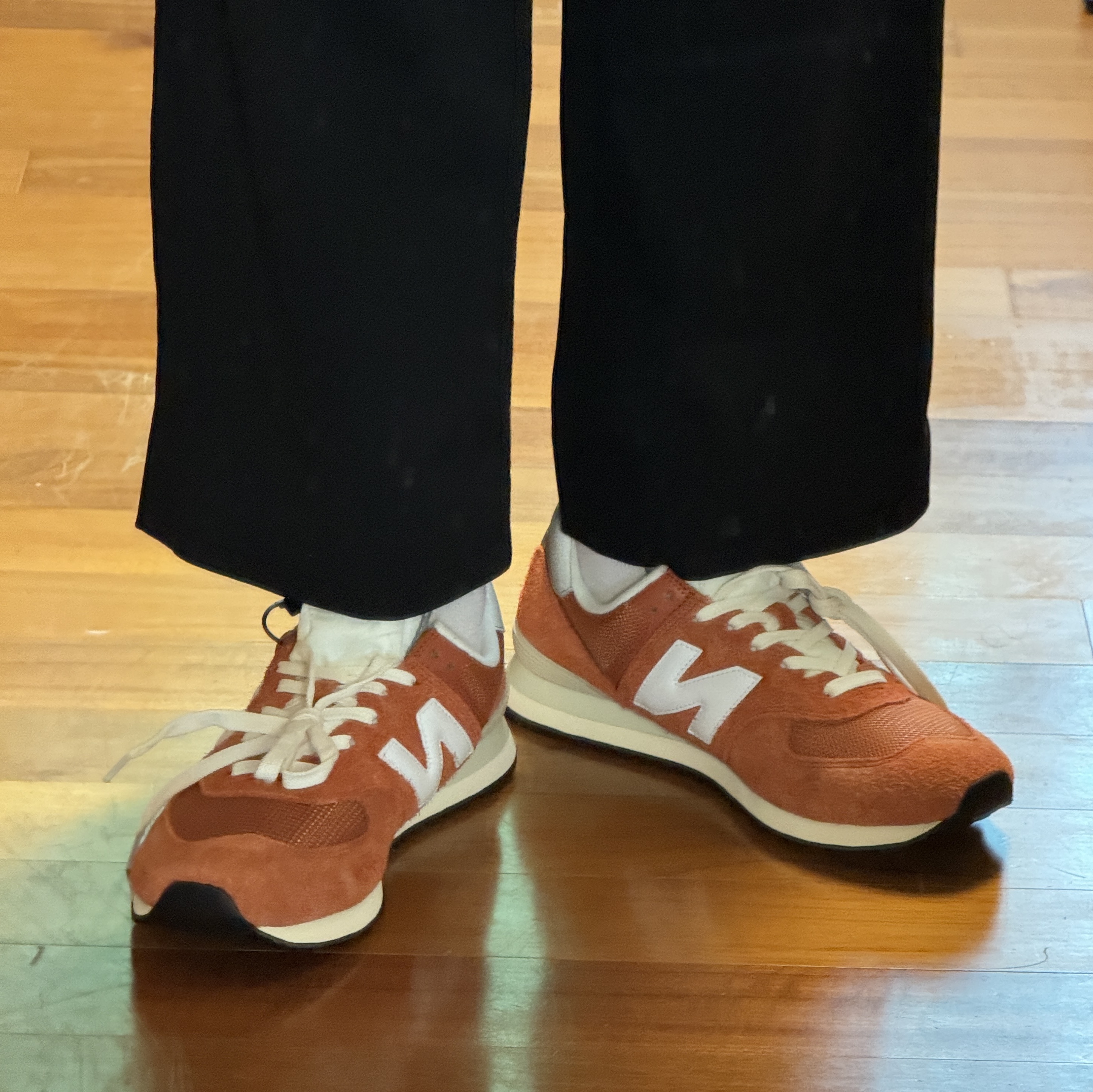 New Balance 574 Heritage Orange Burst White 착용 스타일