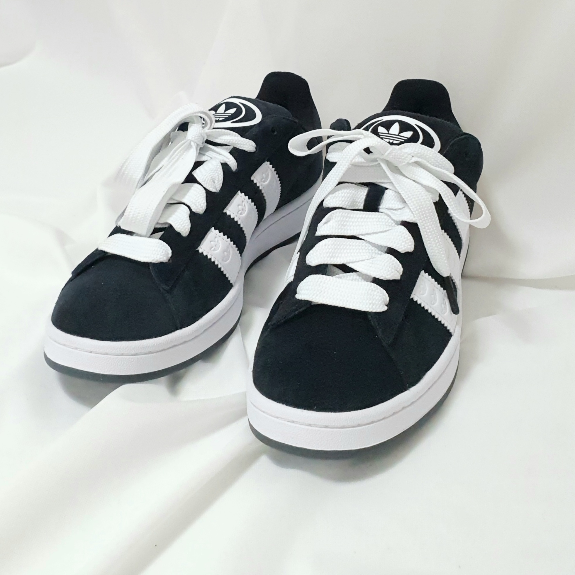 Adidas Campus 00s Core Black Cloud White 착용 스타일