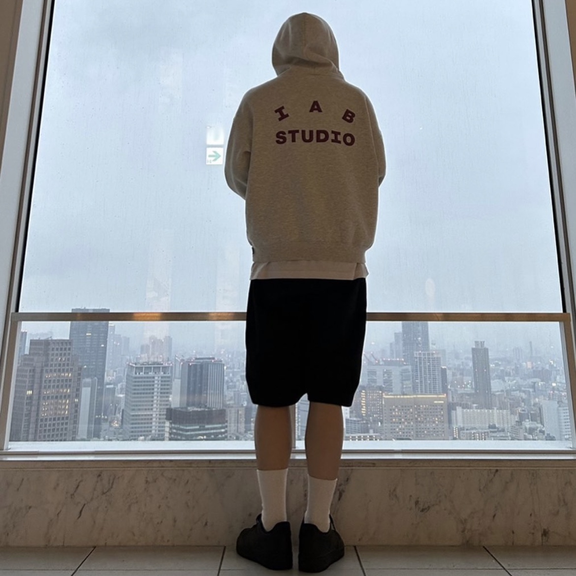 IAB Studio Hoodie Oatmeal Burgundy, Nike Air Force 1 '07 Low Triple Black 착용 스타일