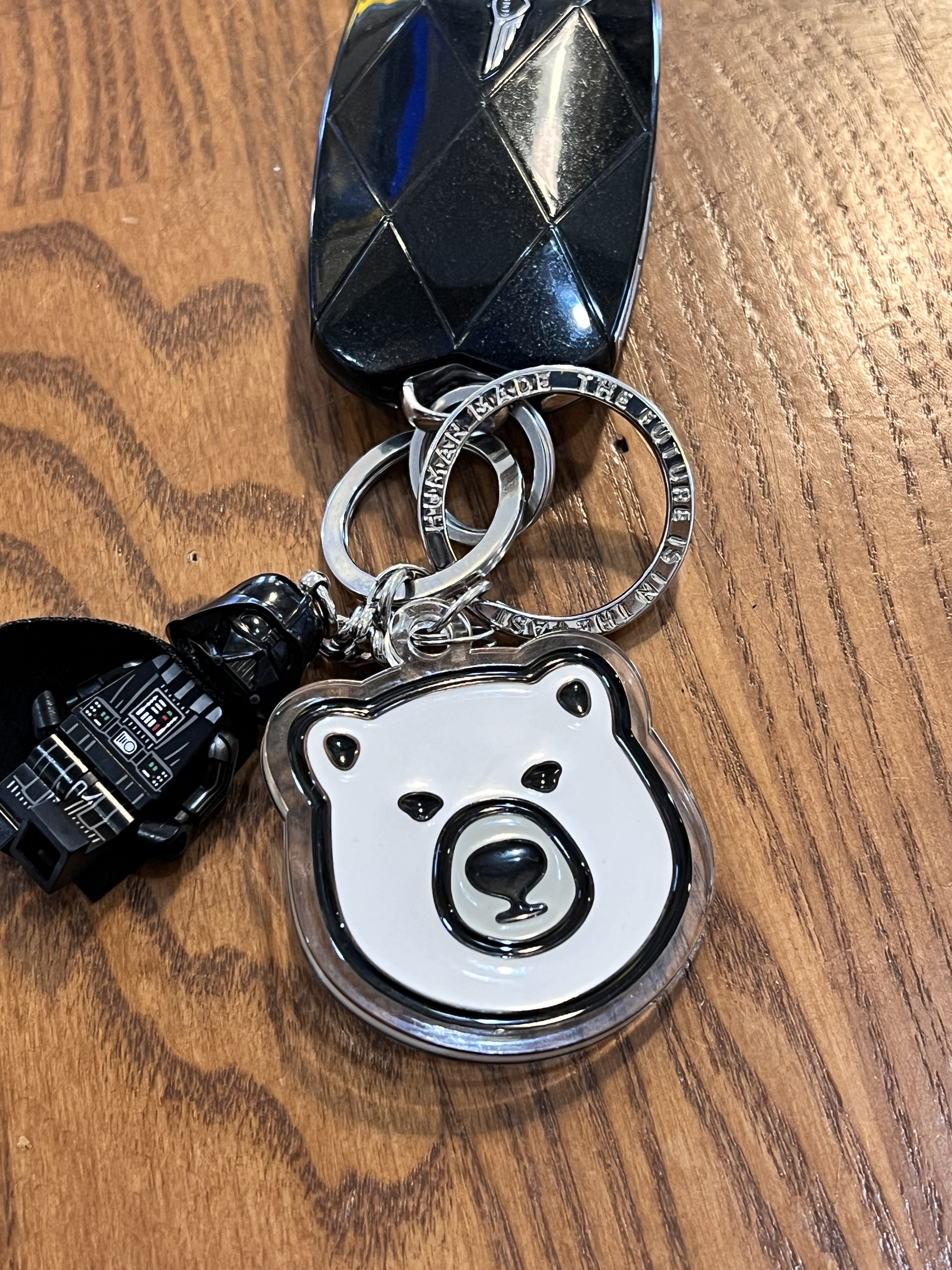 Human Made Acrylic Animal Keyring White 착용 스타일