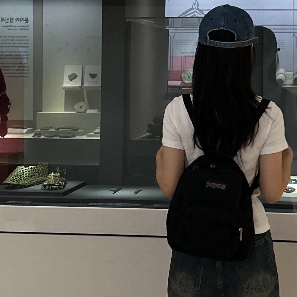 Jansport Half Pint Mini Backpack Black 착용 스타일 - 1