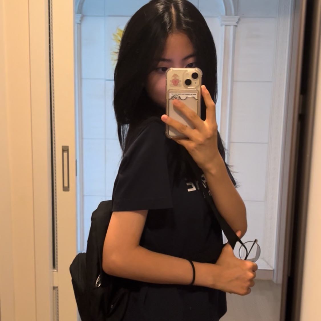 Jansport Half Pint Mini Backpack Black 착용 스타일 - 1