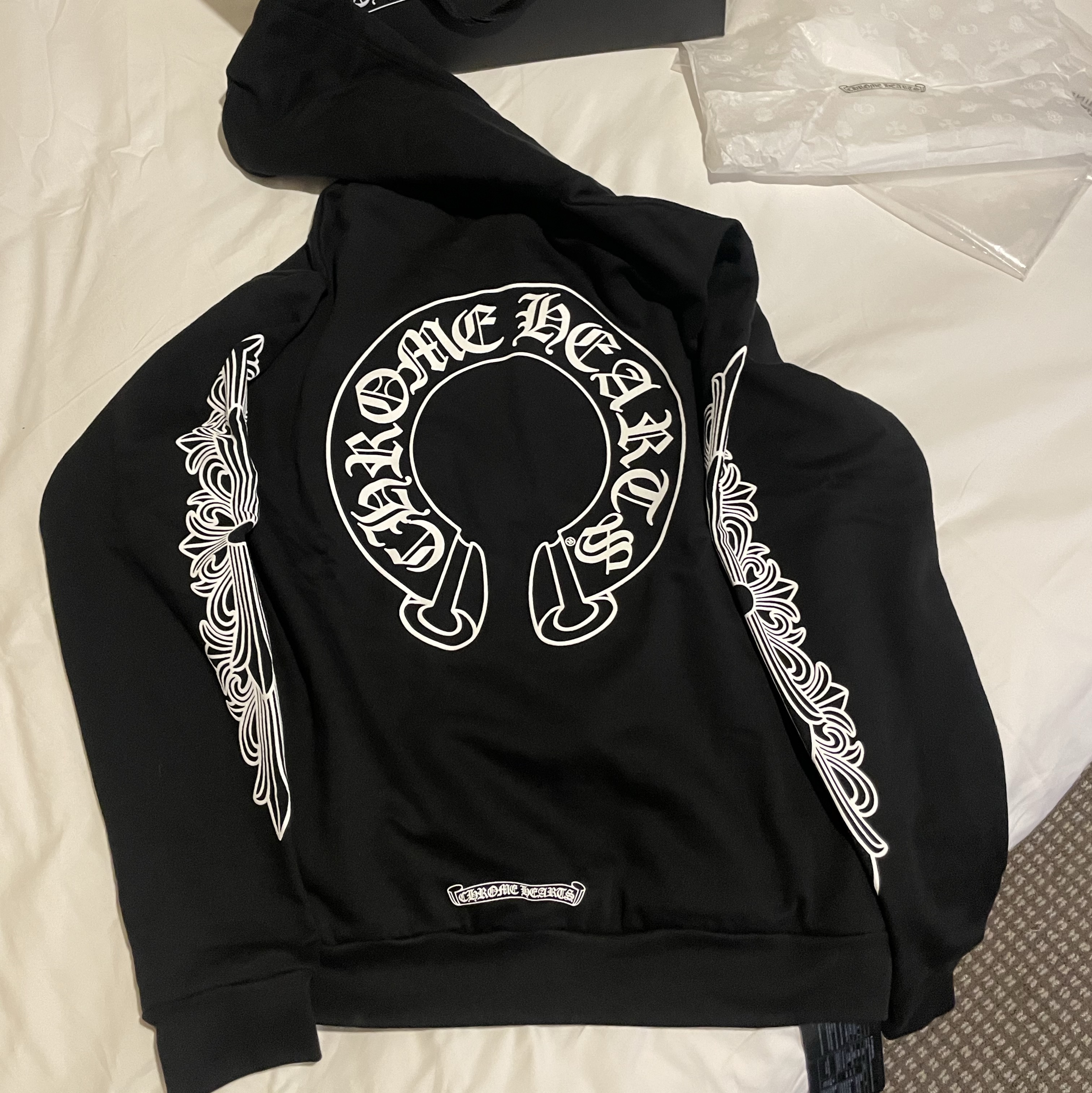 Chrome Hearts Horseshoe Floral Hoodie Black 착용 스타일