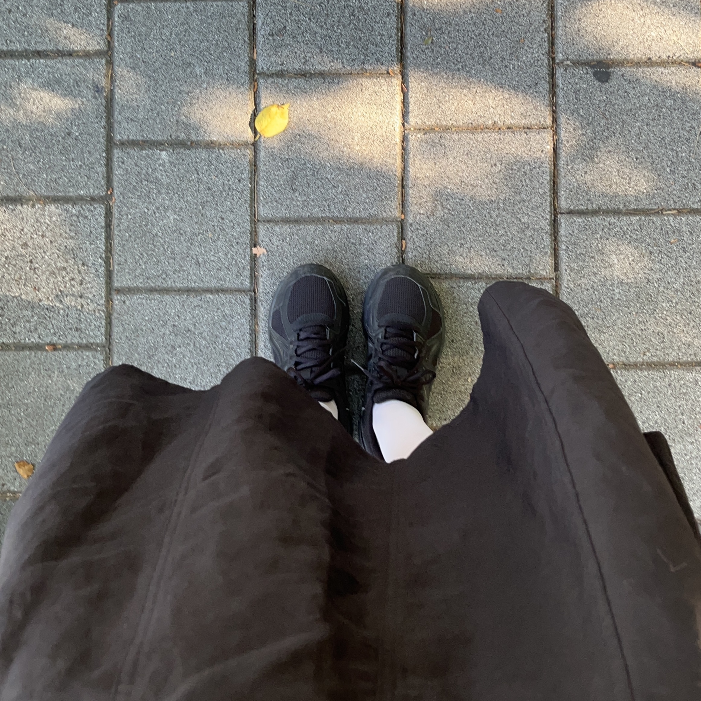 Asics Jog 100 2 Black 착용 스타일 - 1
