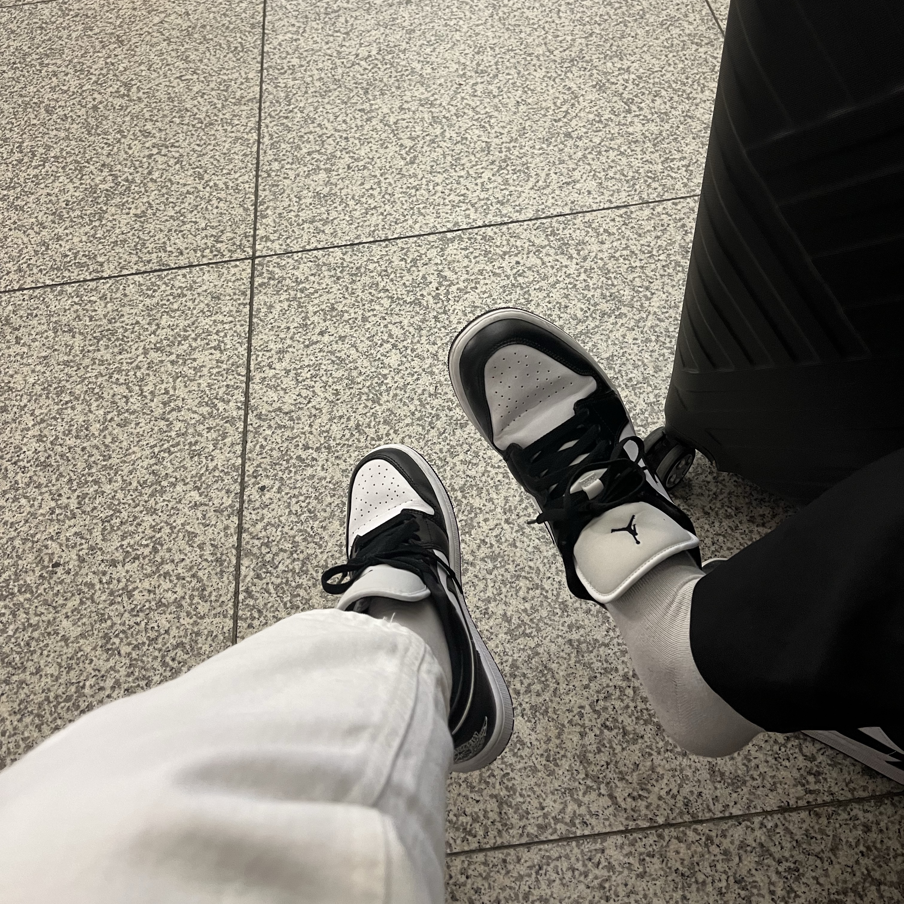 (W) Jordan 1 Low Black and White 착용 스타일