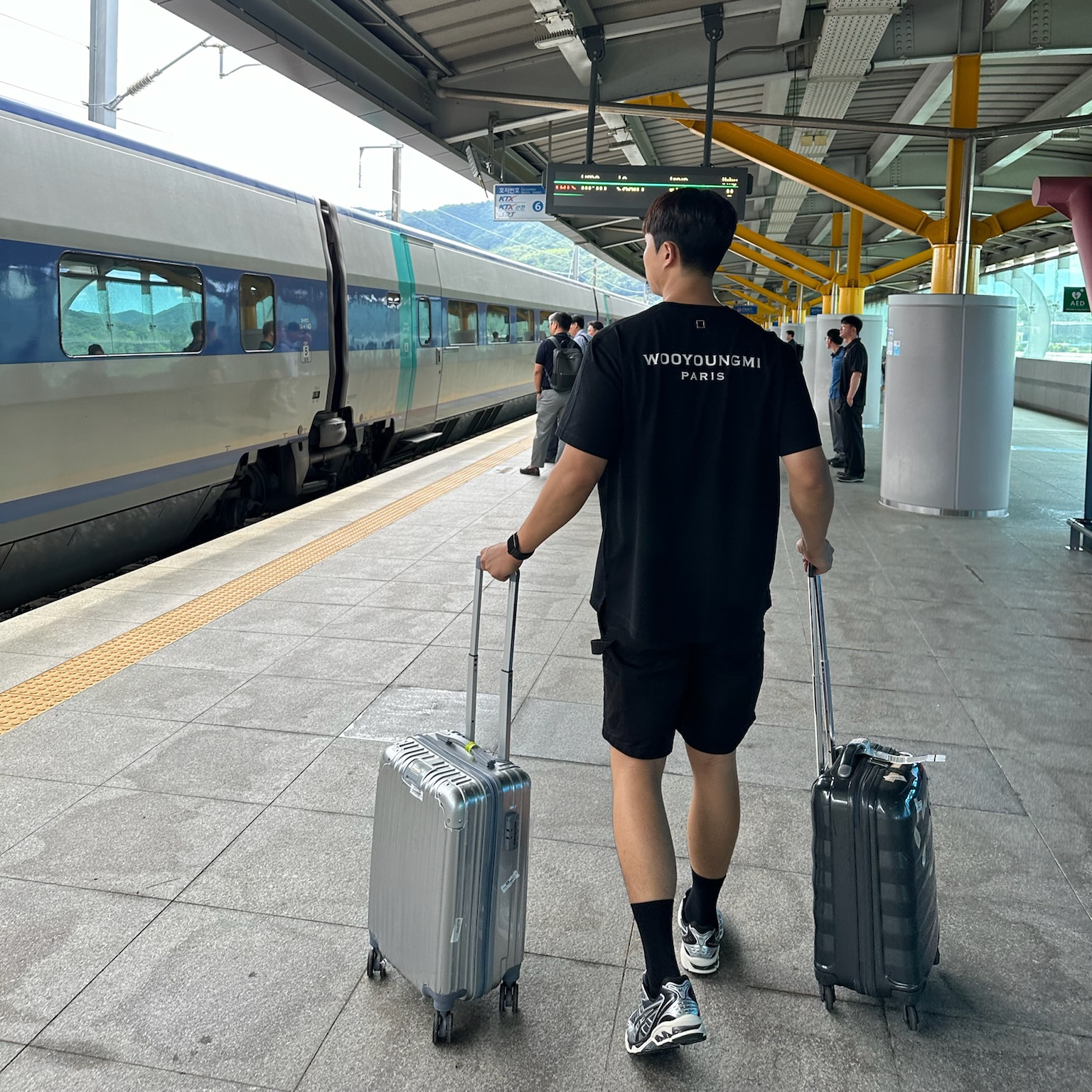 Wooyoungmi Cotton Back Logo T-Shirt Black - 24SS, Asics Unlimited Gel-Kayano 14 Carrier Grey Black 착용 스타일 - 2