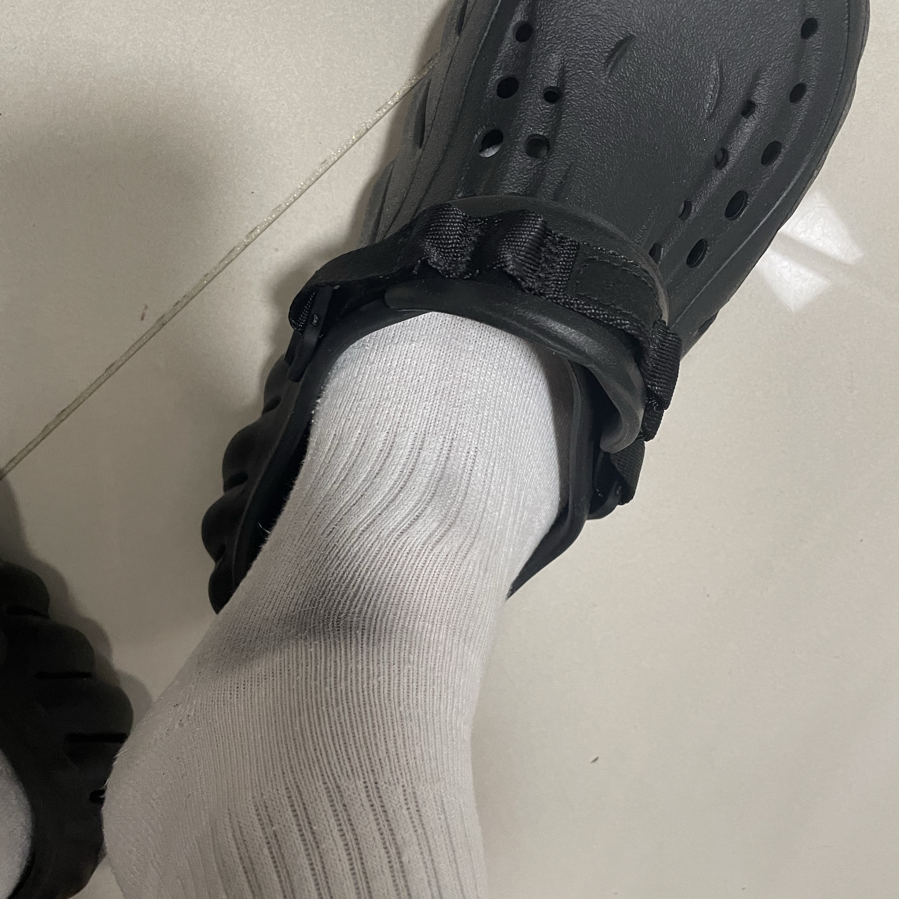Crocs Echo Clog Black 착용 스타일