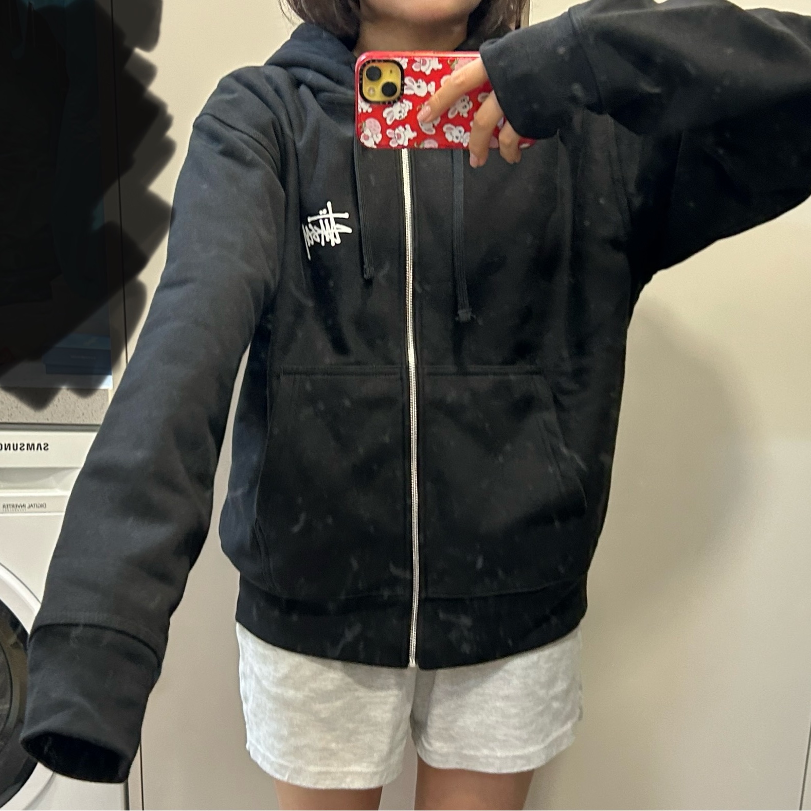 Stussy Basic Zip Hoodie Black 착용 스타일 - 2