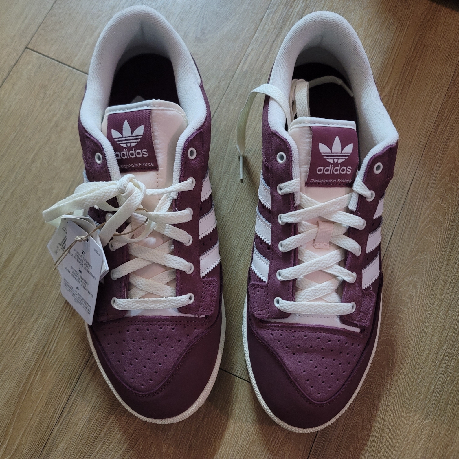 Adidas Centennial 85 Low Burgundy Cream White 착용 스타일