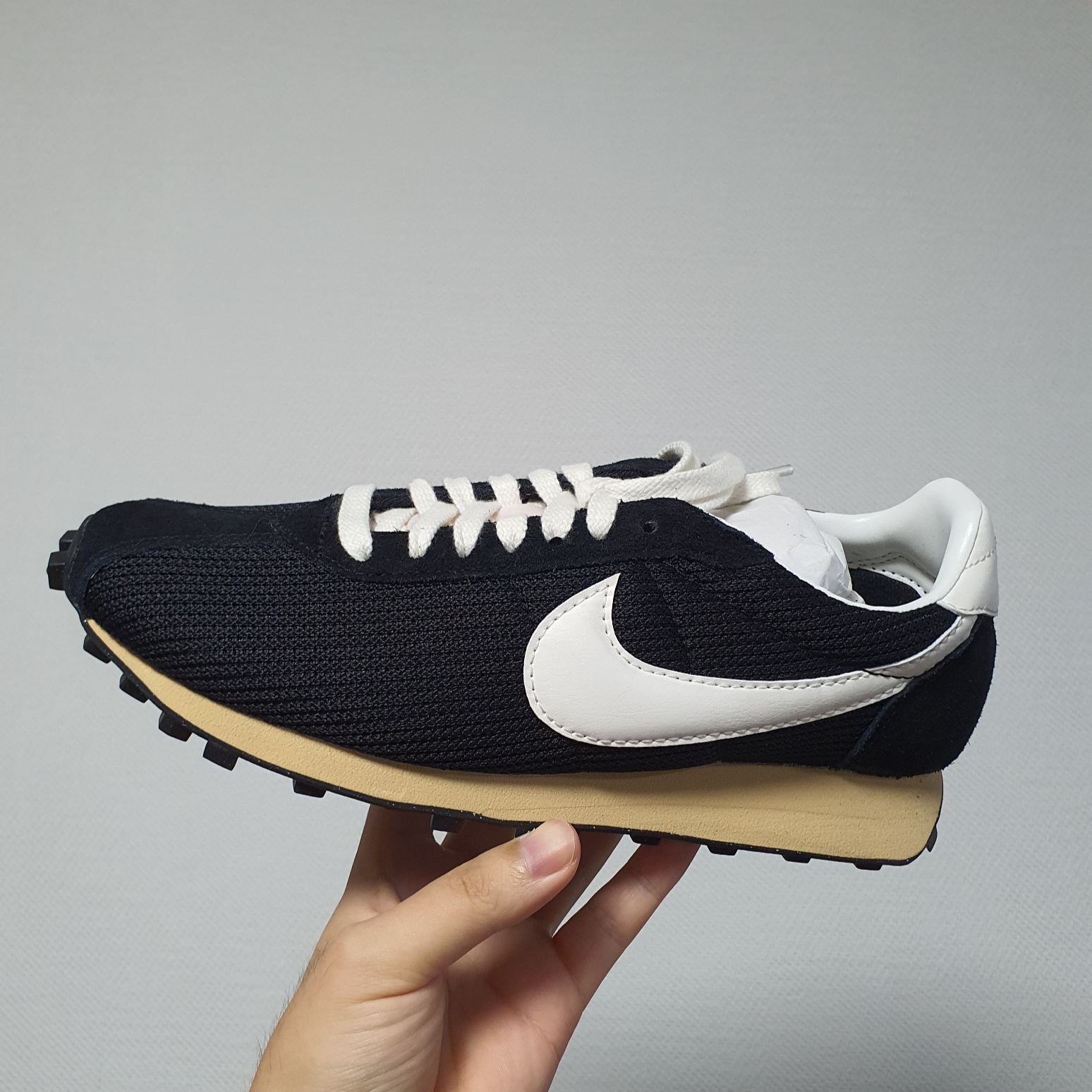 Nike LD-1000 SP Black and Sail 착용 스타일