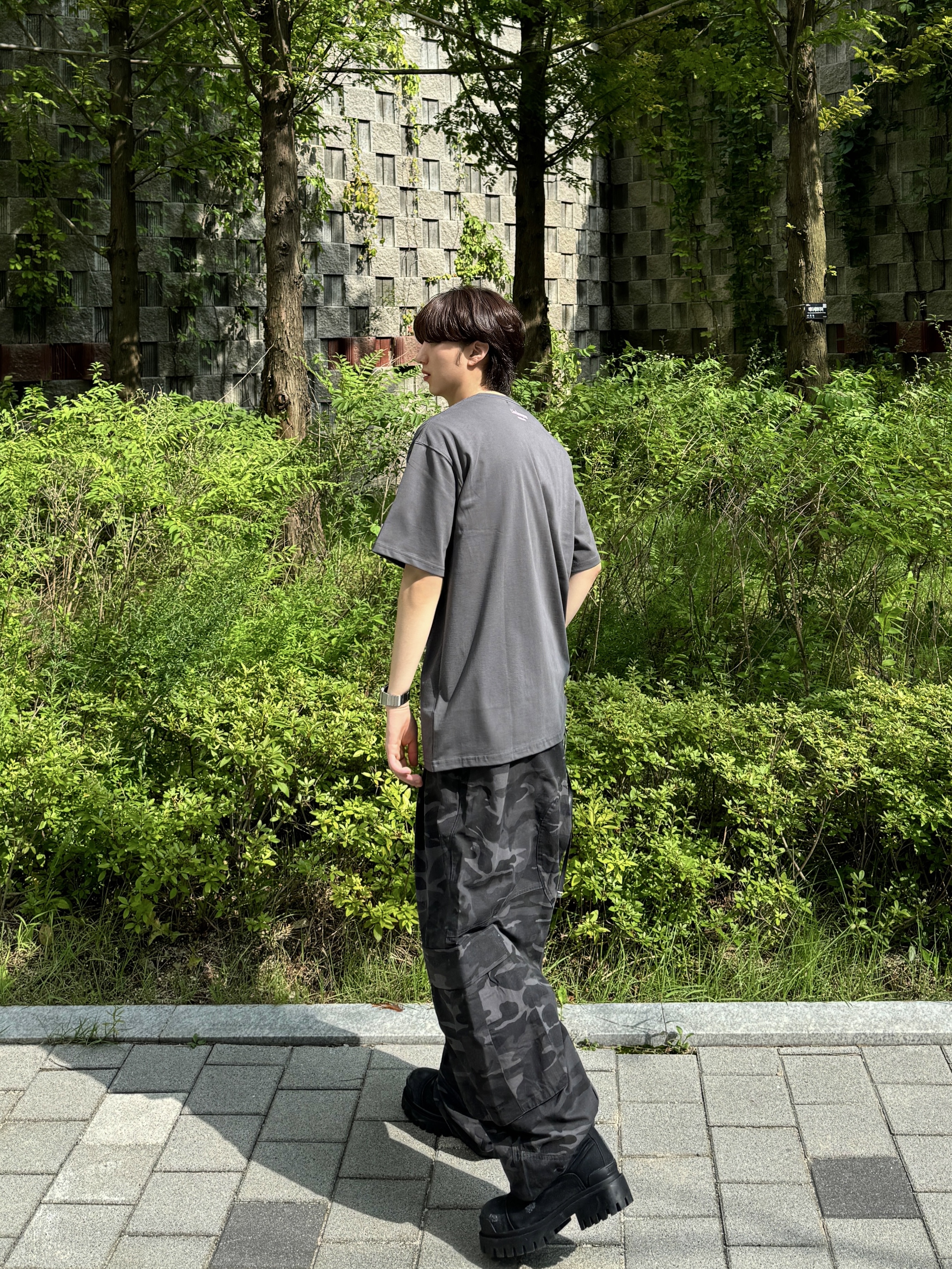 Undermycar Mu.53 Anti Fxxking Logo Play Big Cargo Rip-Camo Pants Camo Gray, Balenciaga Combat Strike 20mm Boots Black 착용 스타일 - 1