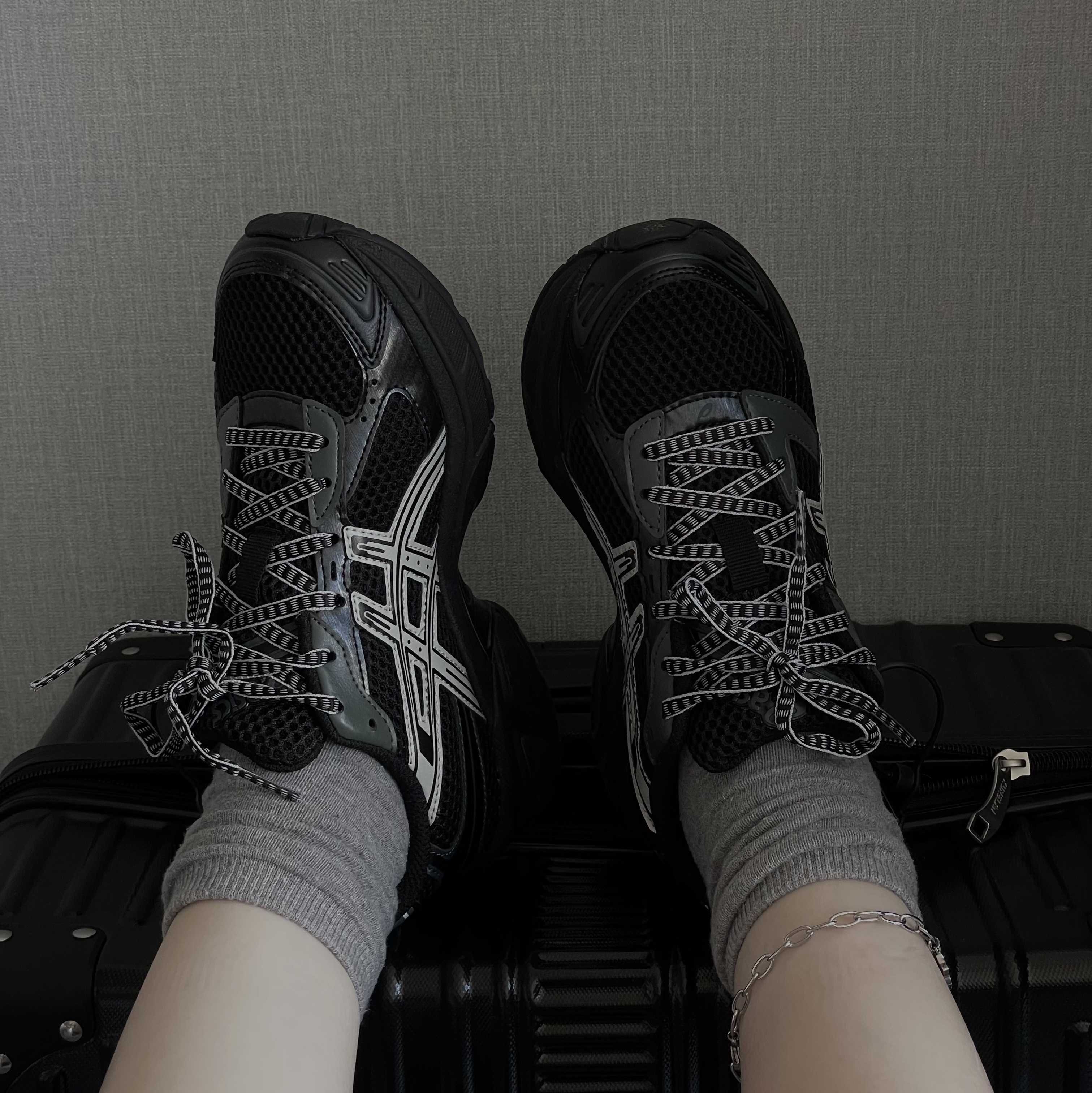 Asics Gel-1130 Black Glacier Grey - Folder Exclusive 착용 스타일