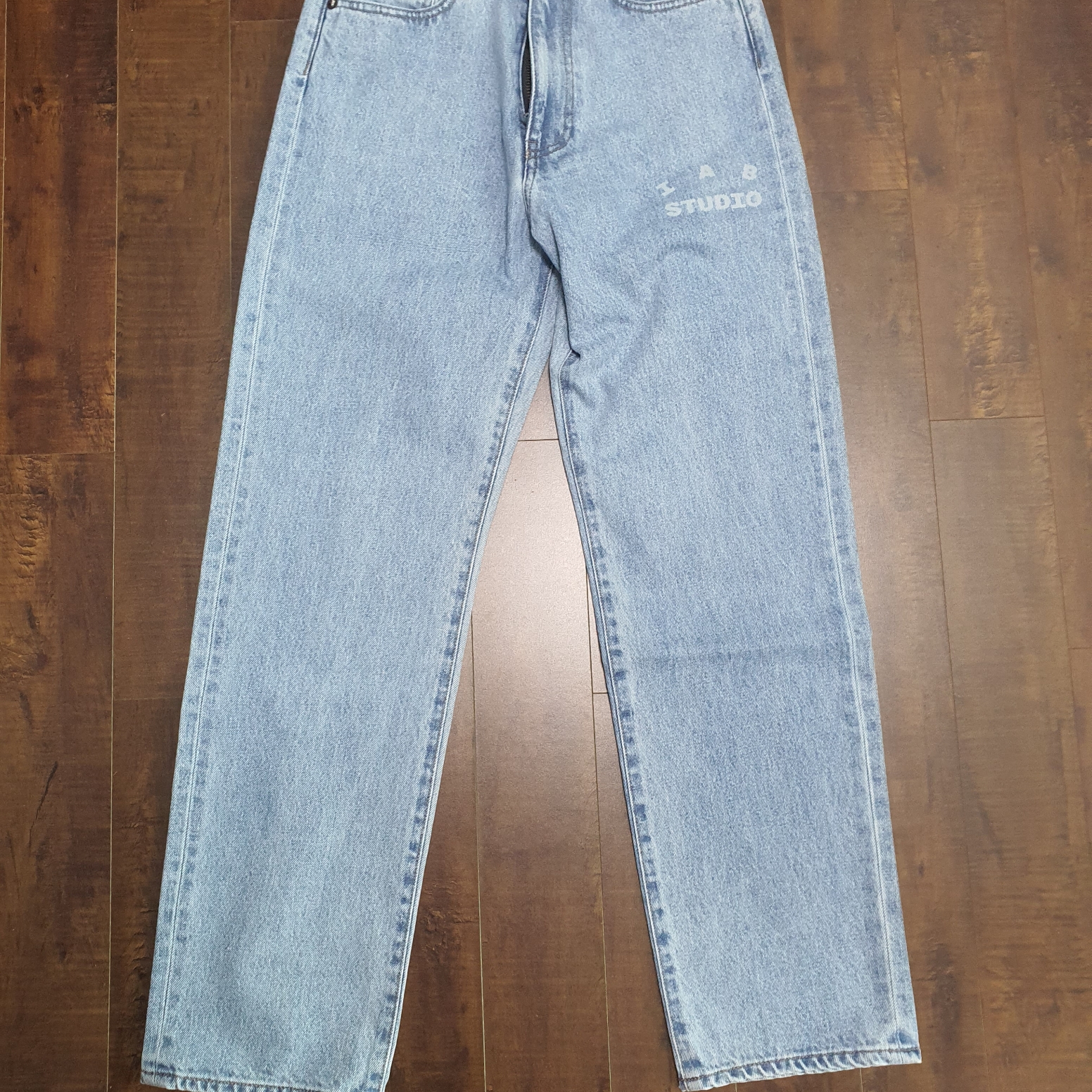 IAB Studio Japanese Washed Denim Pants Blue 착용 스타일