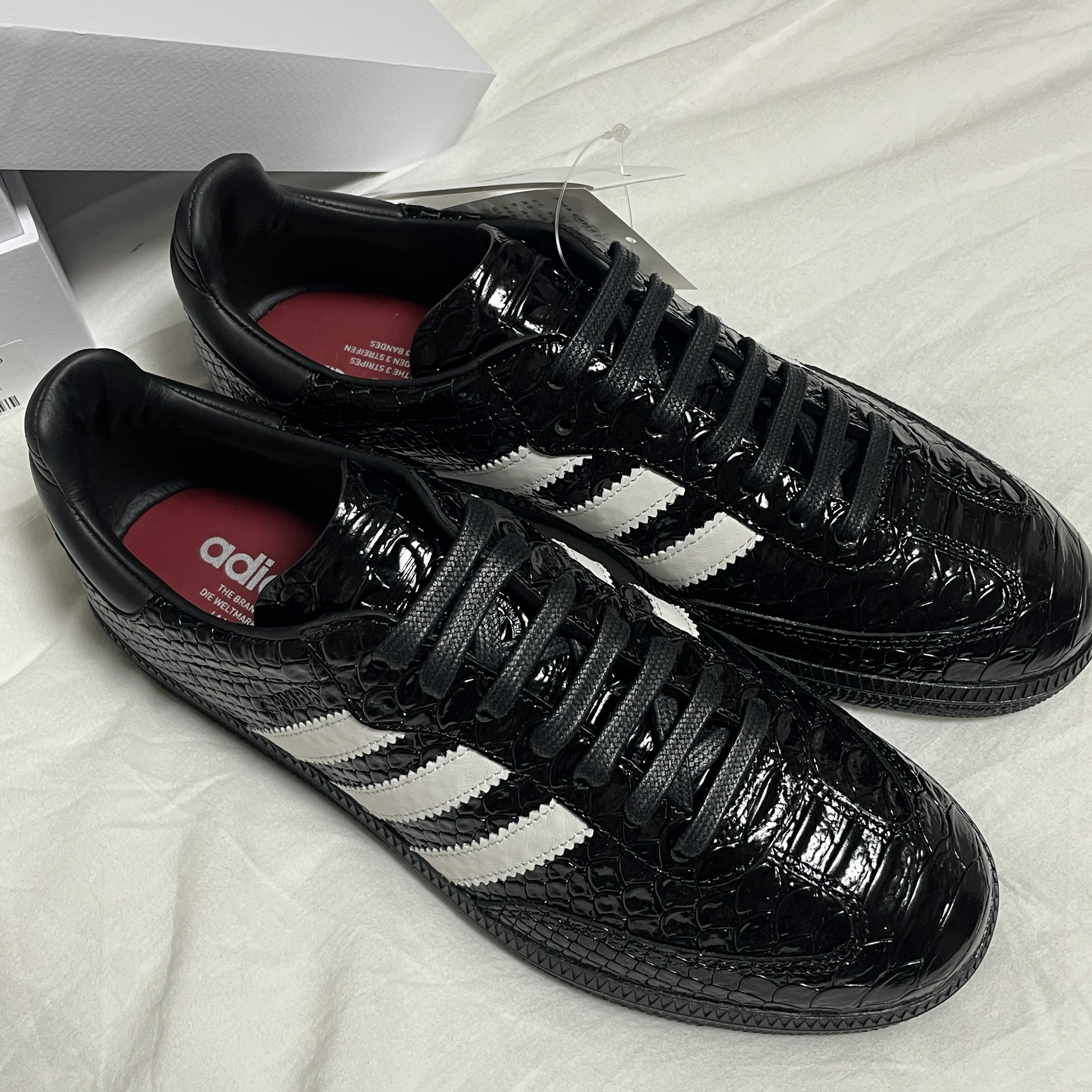 Adidas Samba OG Made in Italy Black Cloud White 착용 스타일 - 1
