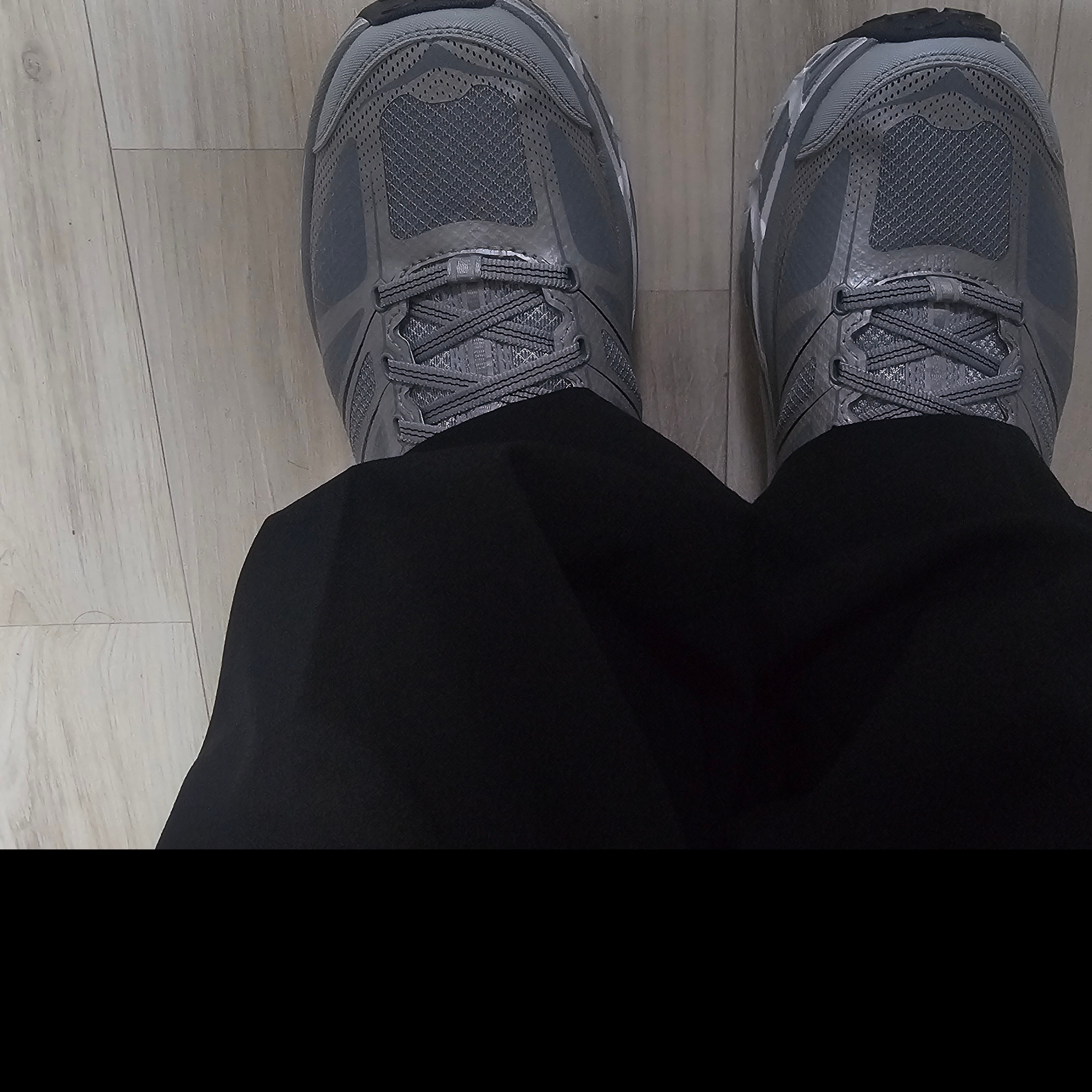 Hoka Mafate Speed 2 Stellar Grey Galactic Grey 착용 스타일 - 2