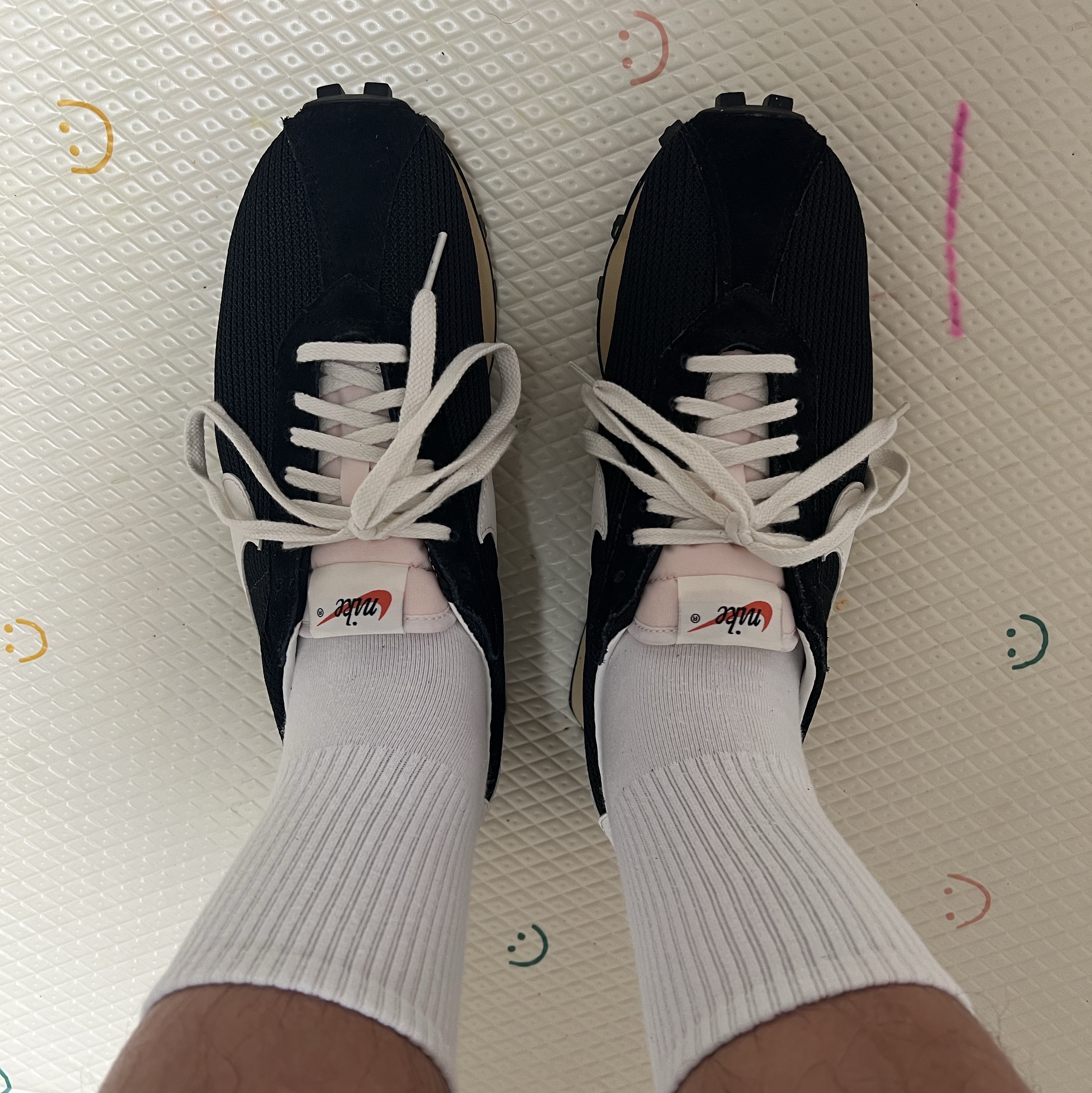 Nike LD-1000 SP Black and Sail 착용 스타일
